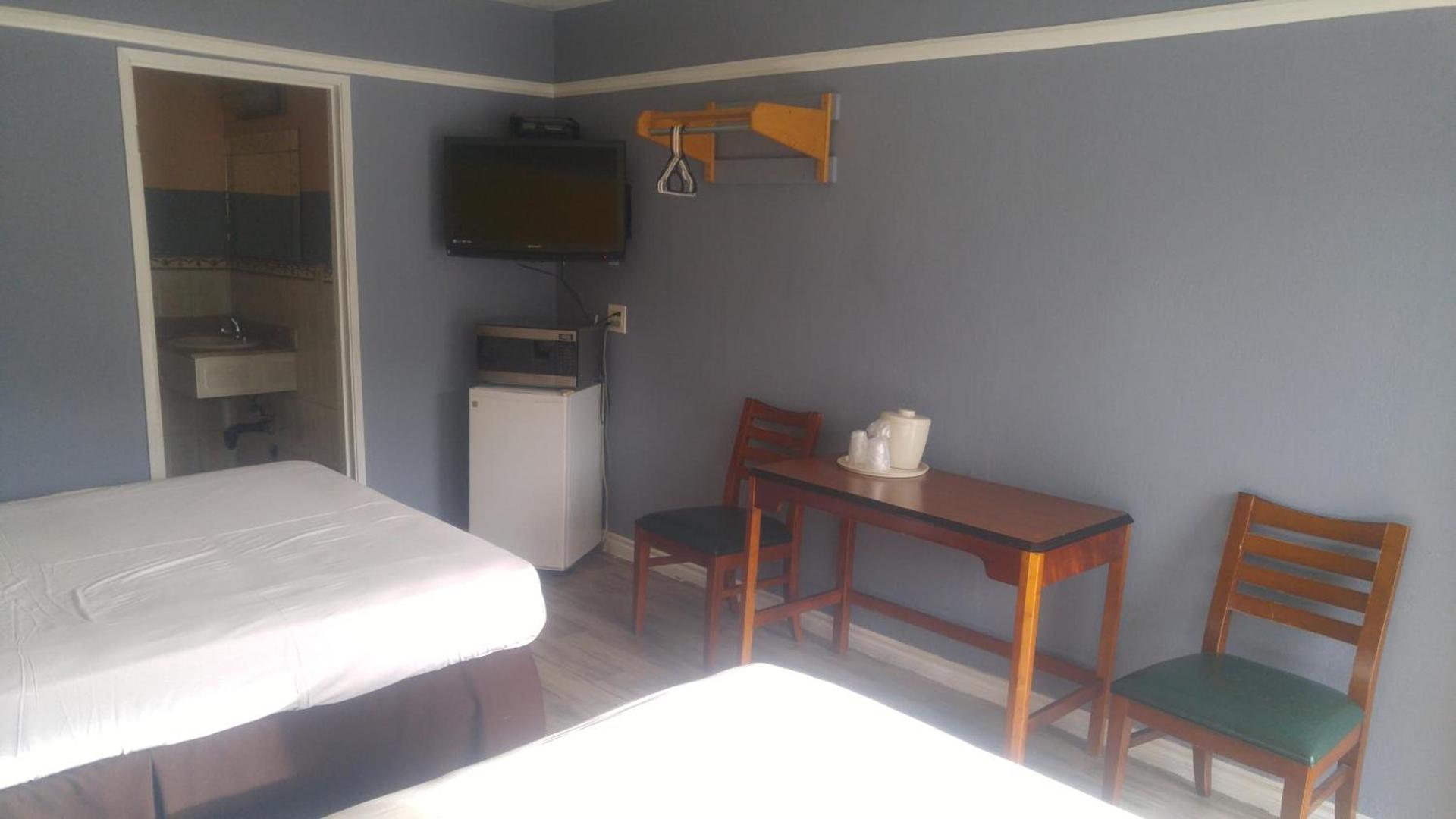 Riviera Motel photo 14
