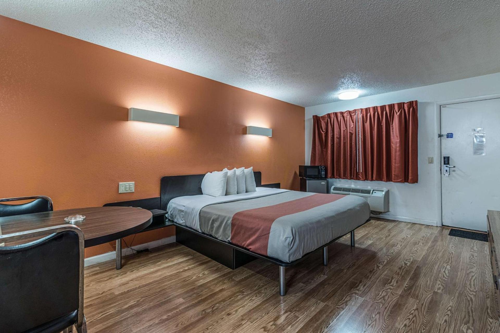MOTEL 6 - Albany, NY - Airport photo 11