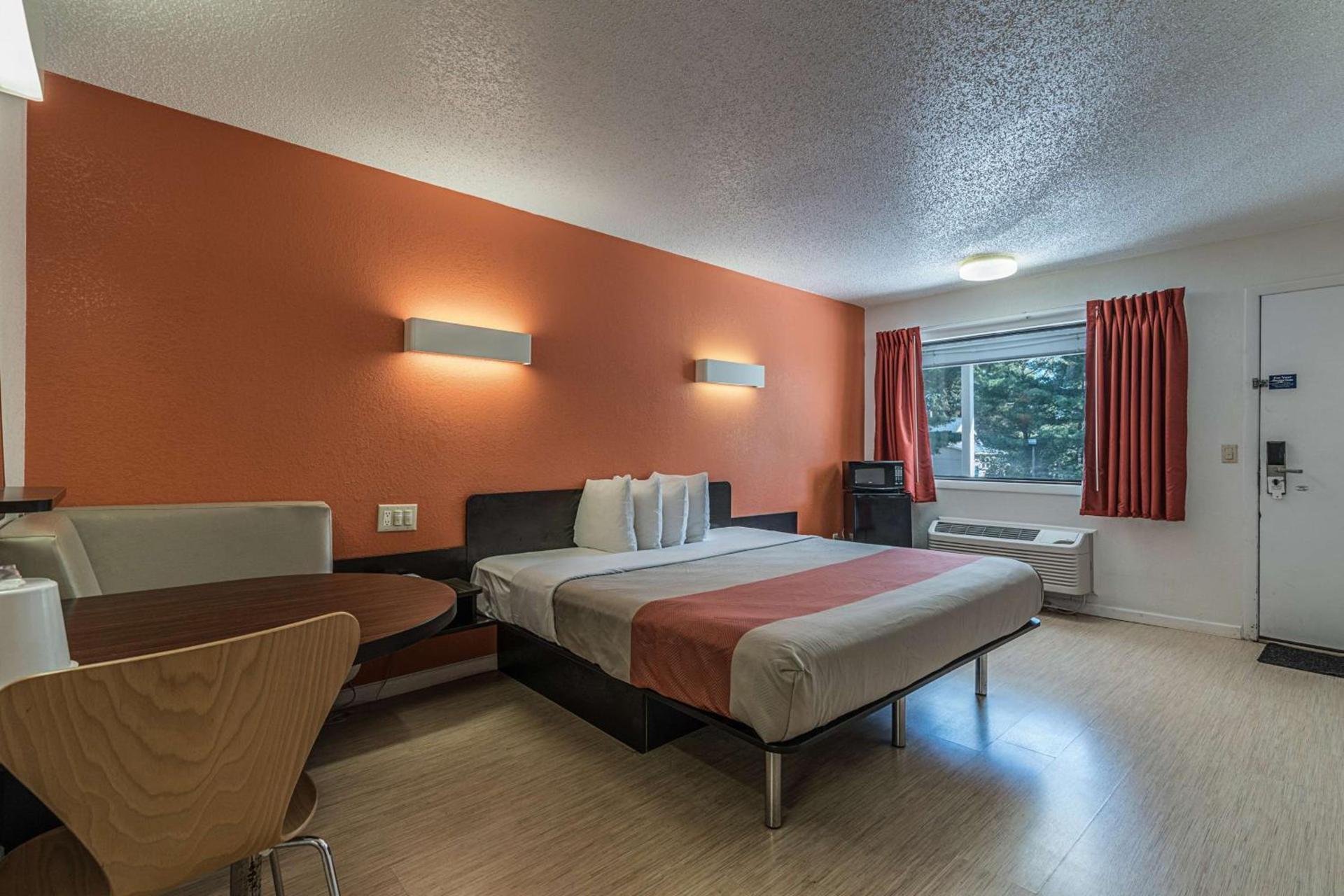 MOTEL 6 - Albany, NY - Airport photo 9
