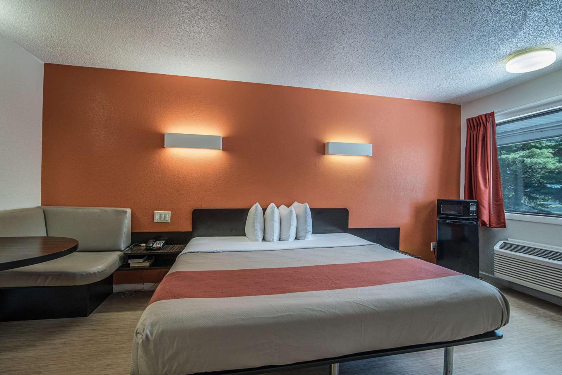 MOTEL 6 - Albany, NY - Airport photo 8