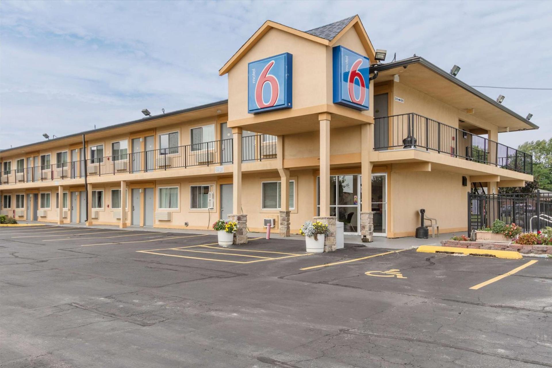 Motel 6-Oshkosh, WI photo 26