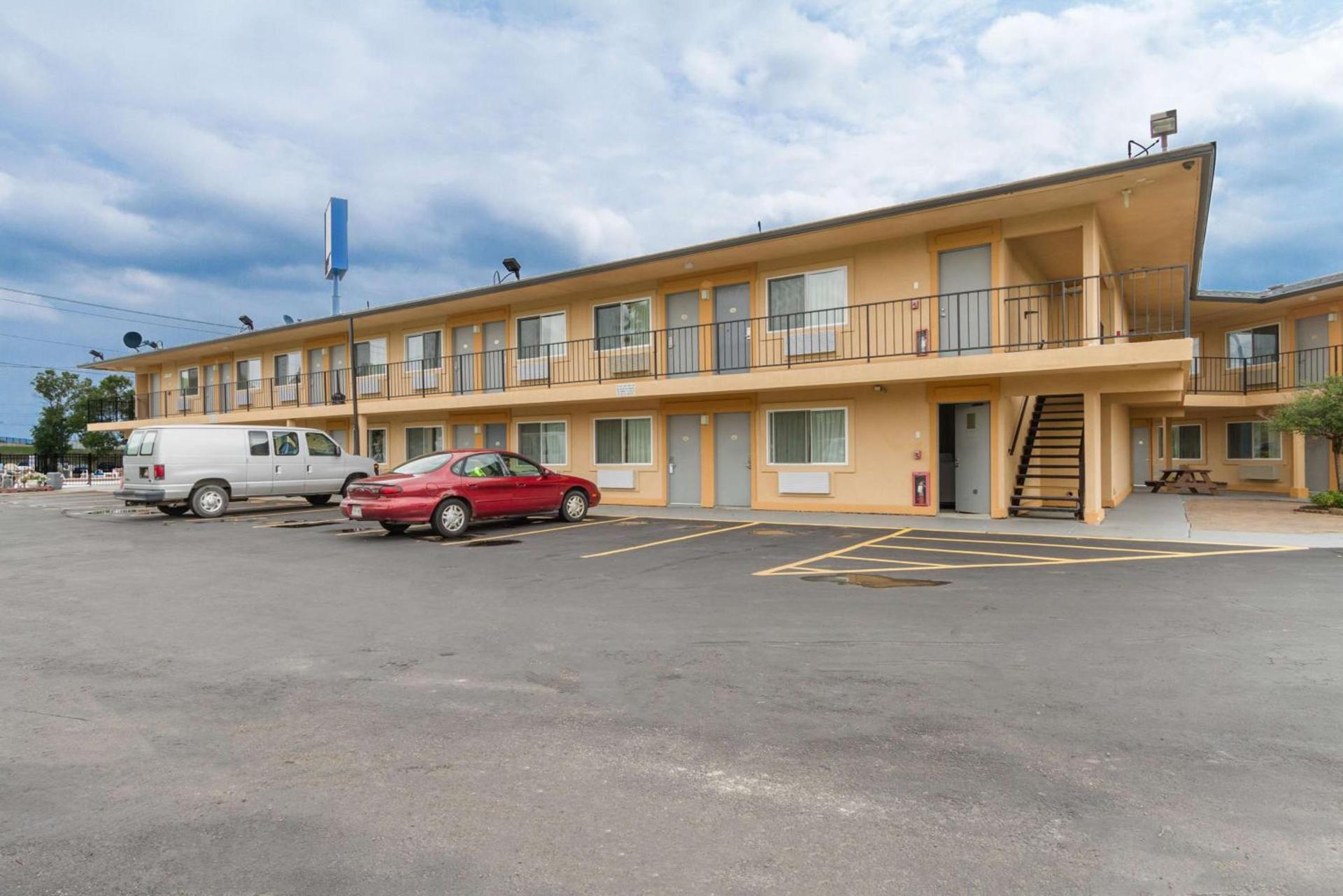 Motel 6-Oshkosh, WI photo 27