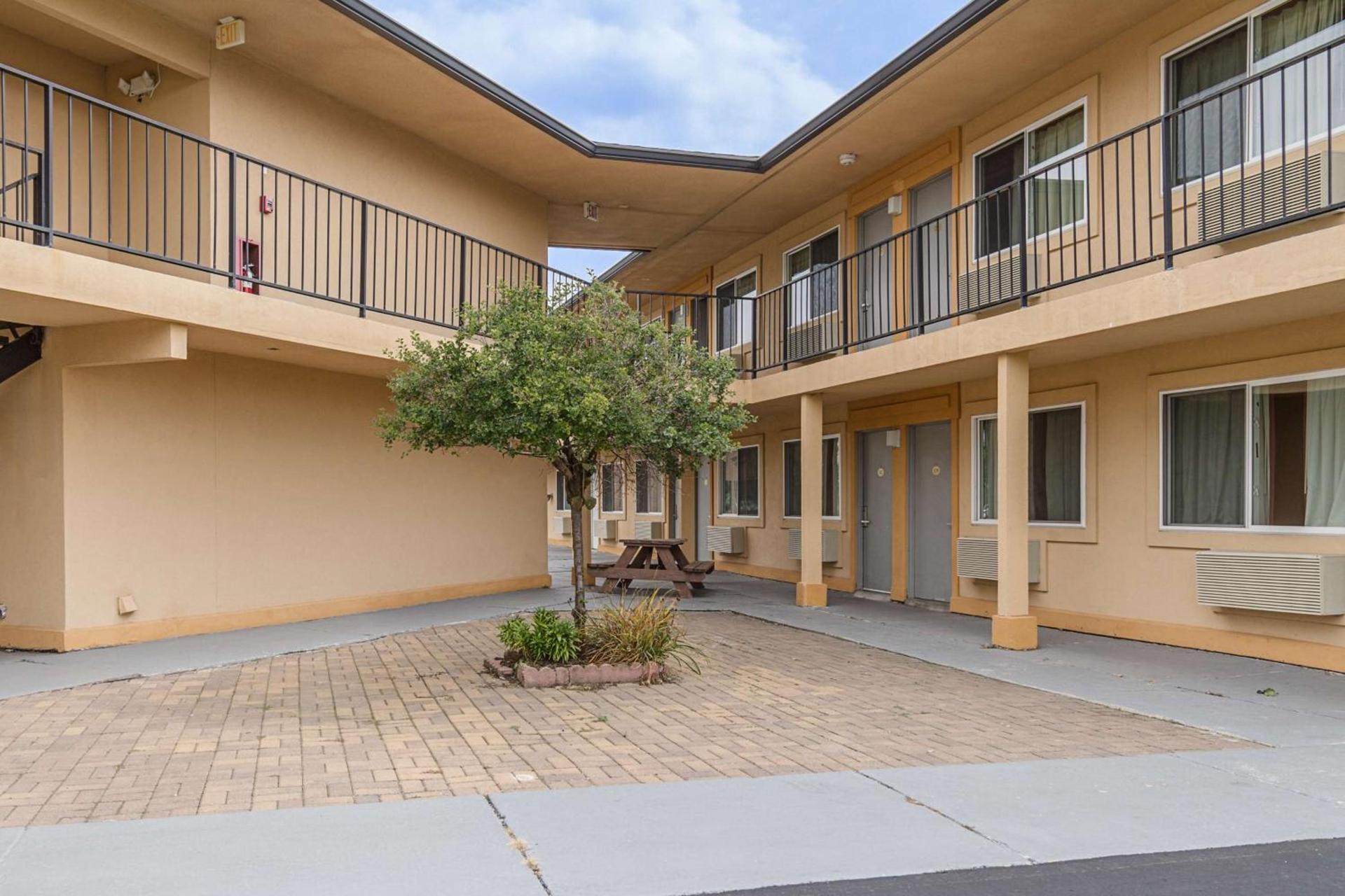Motel 6-Oshkosh, WI photo 55