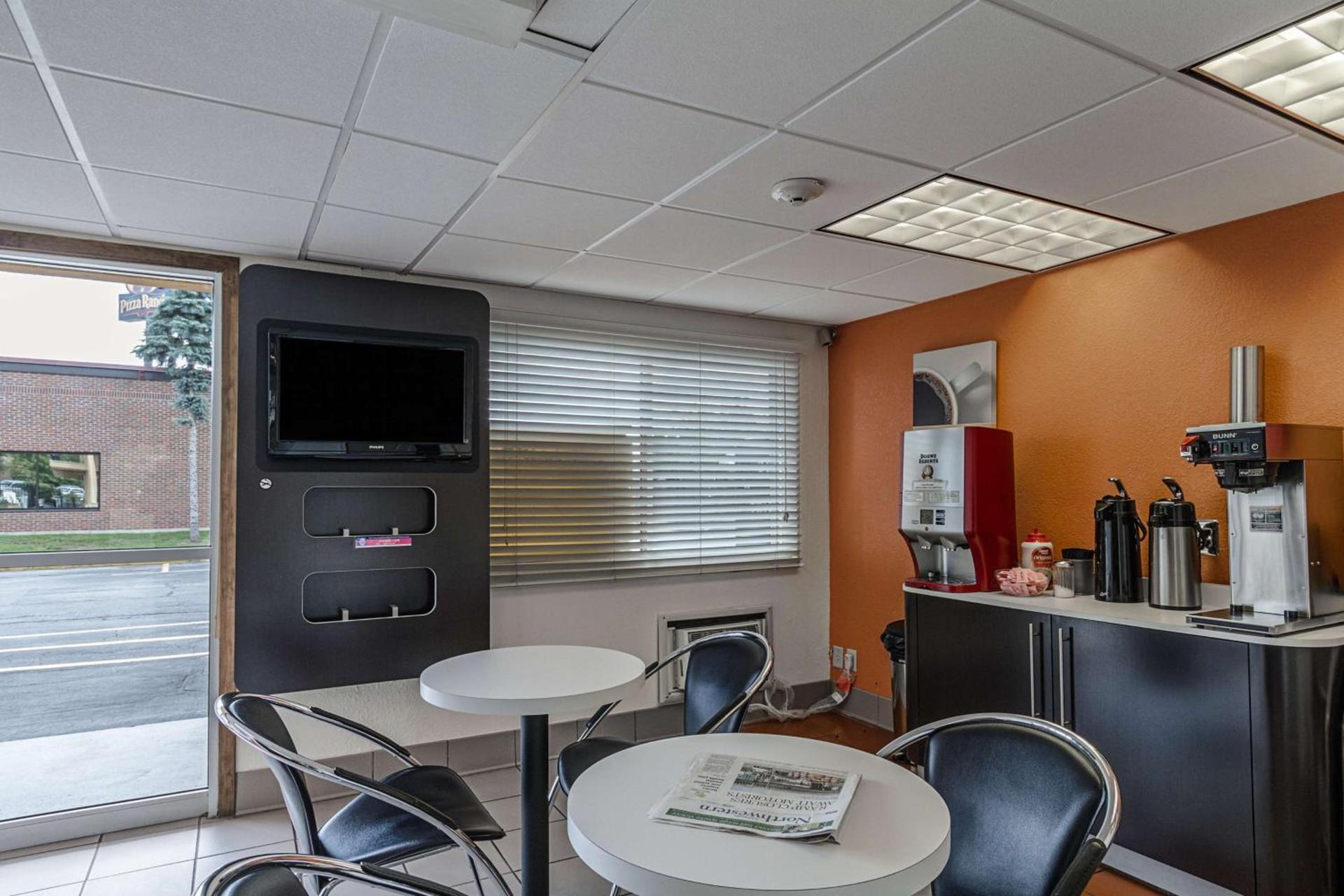 Motel 6-Oshkosh, WI photo 53
