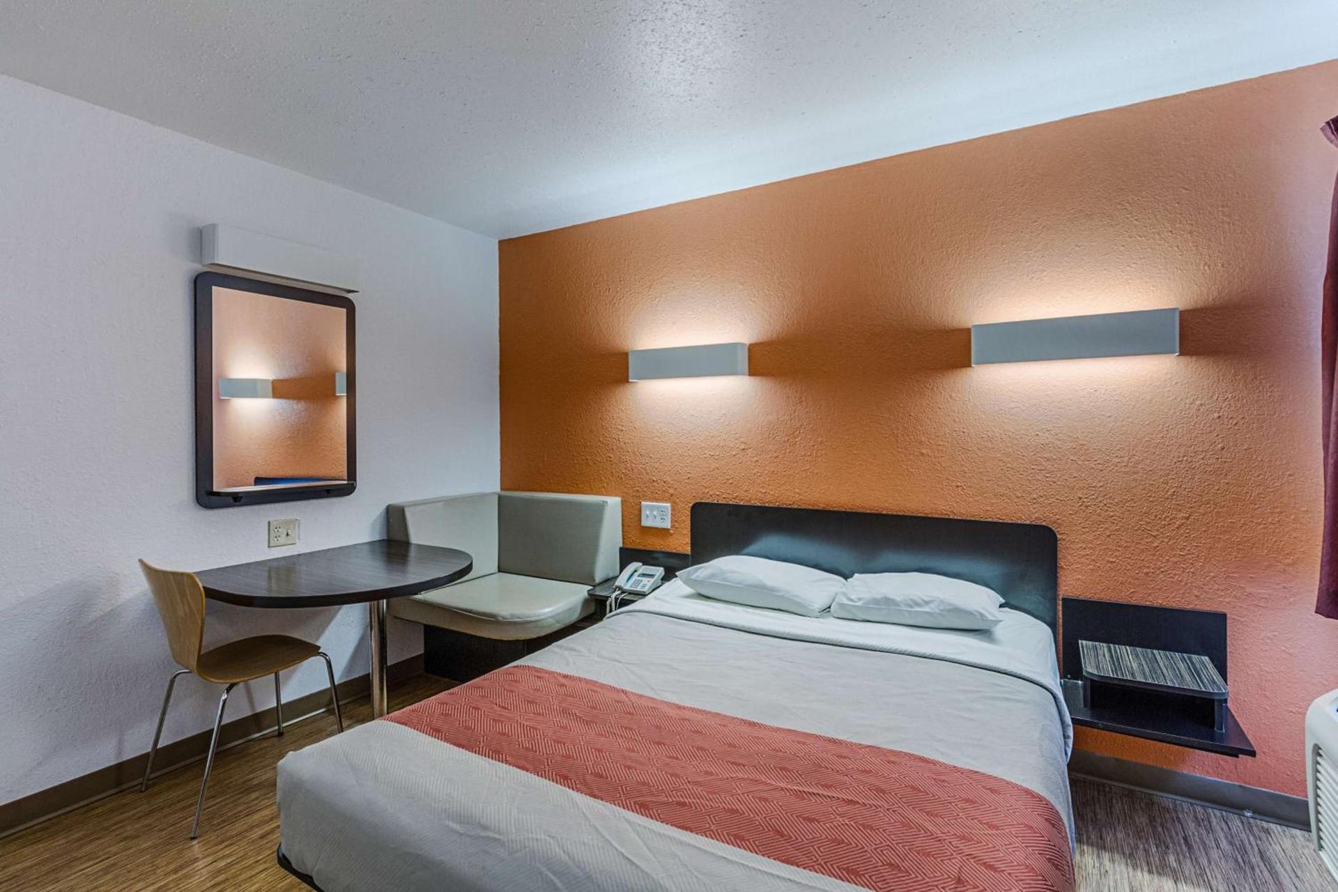 Motel 6-Oshkosh, WI photo 46