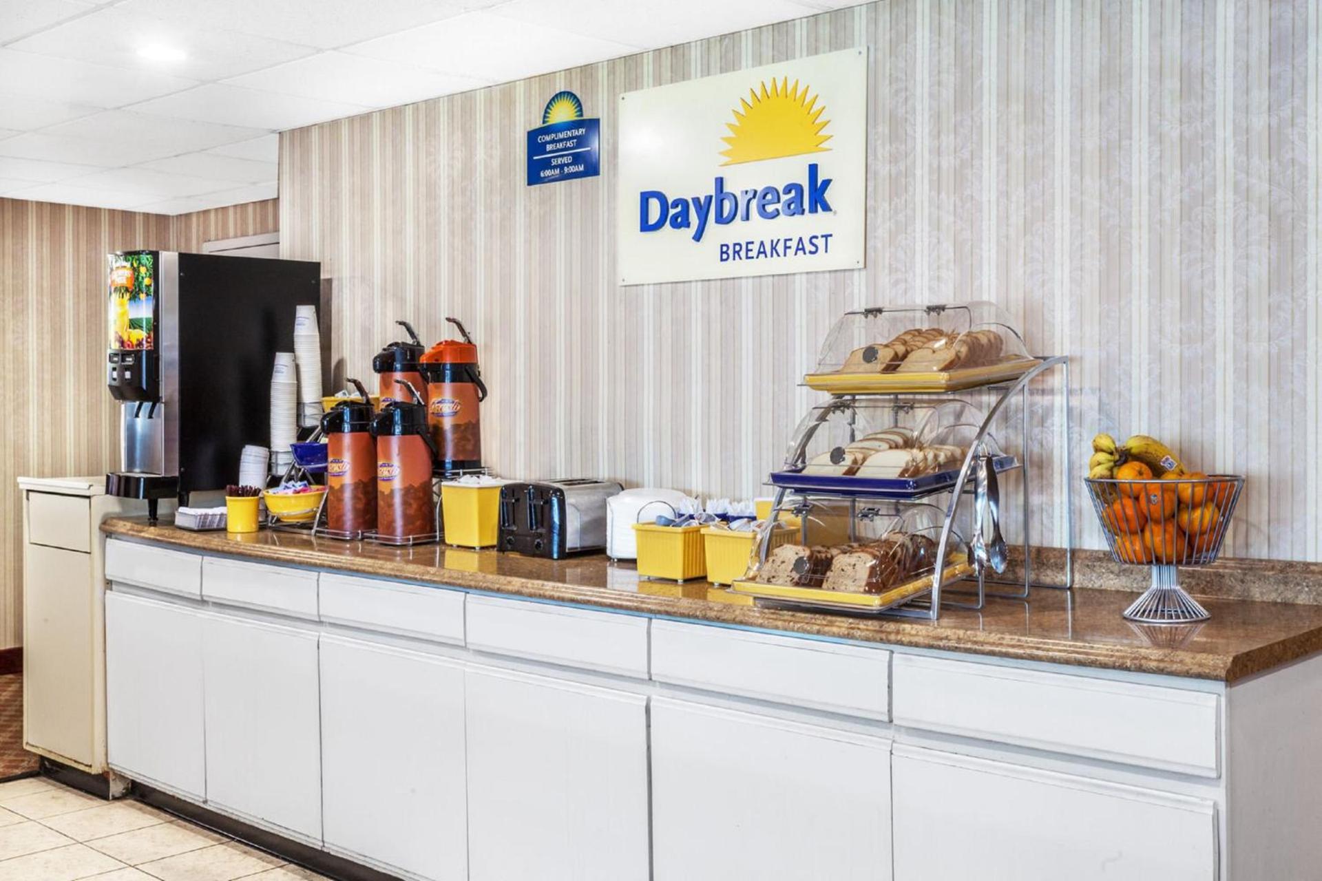 Days Inn by Wyndham Scranton PA photo 37