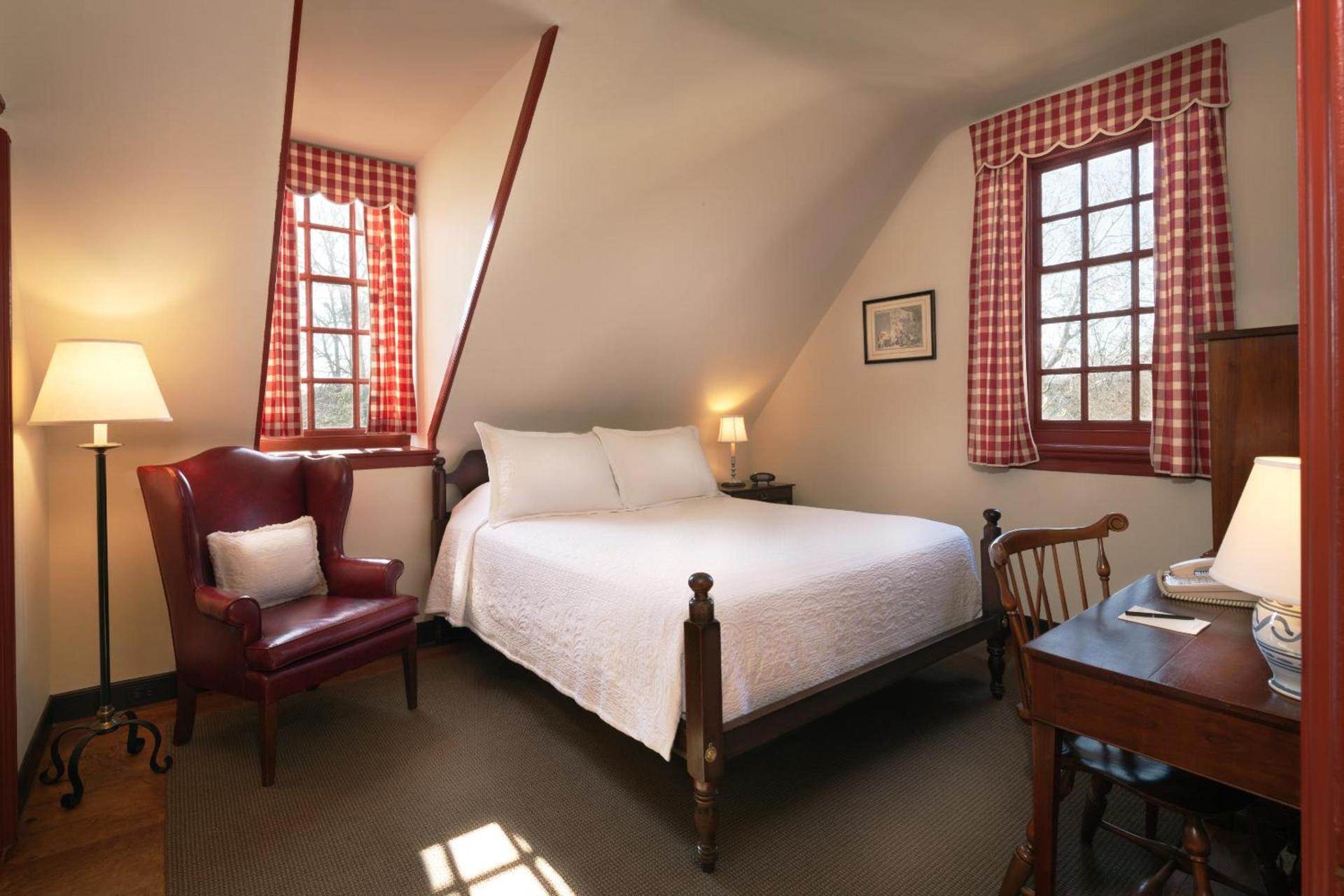 Colonial Houses, an official Colonial Williamsburg Hotel photo 11