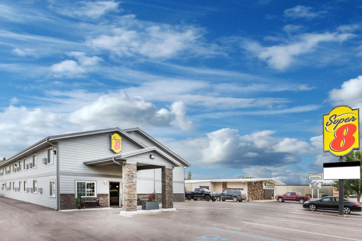 Super 8 by Wyndham Spencer photo 3