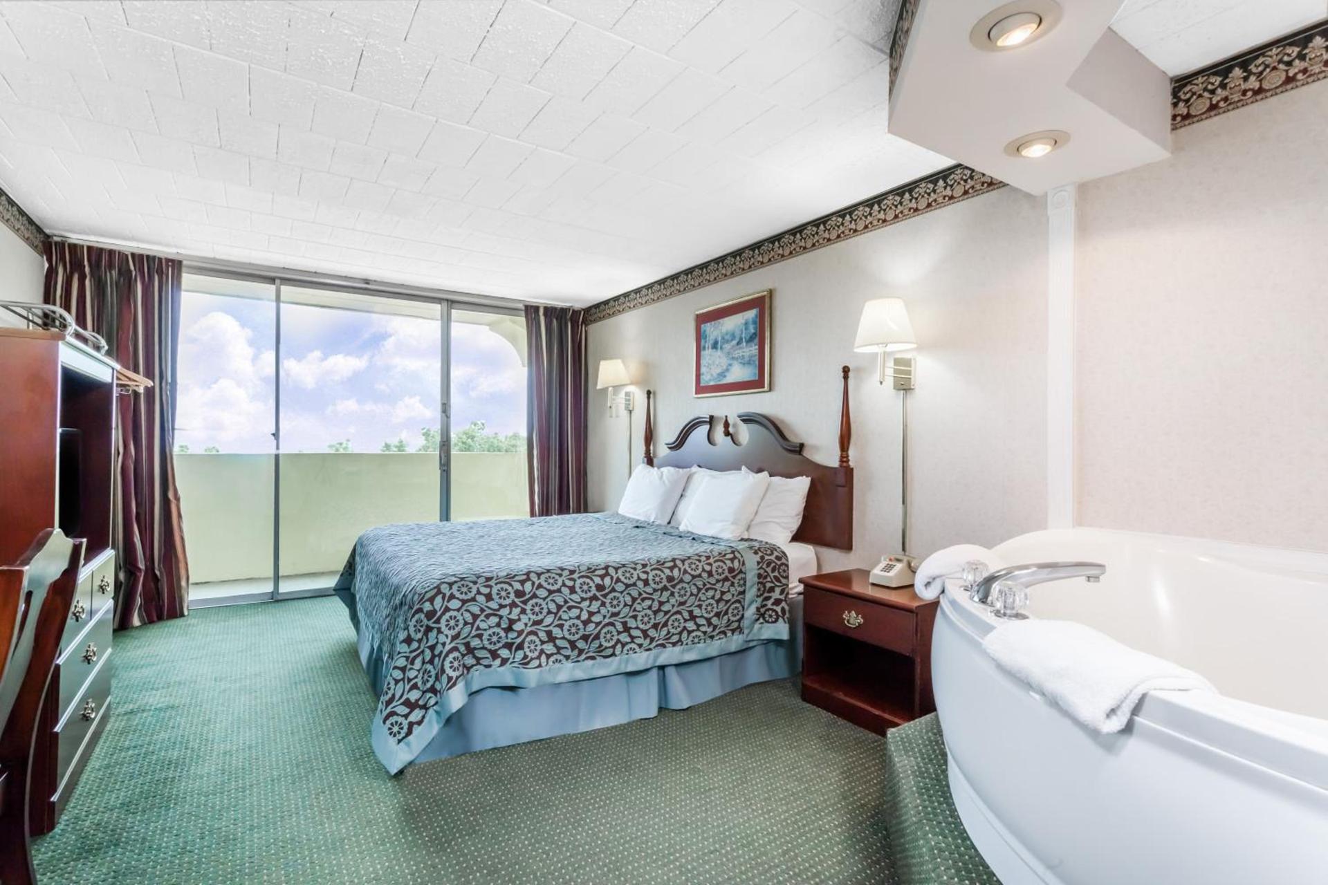 Days Inn by Wyndham Tannersville photo 32