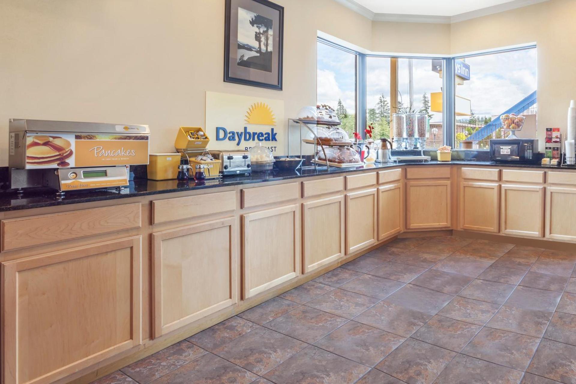 Days Inn By Wyndham Bellingham WA photo 21