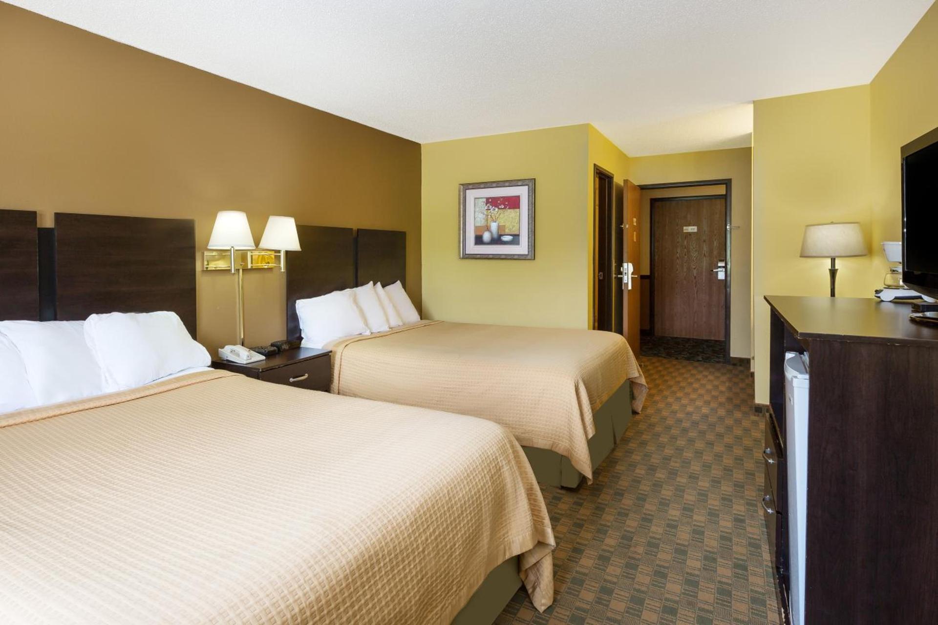 Econo Lodge Inn & Suites Yankton photo 4