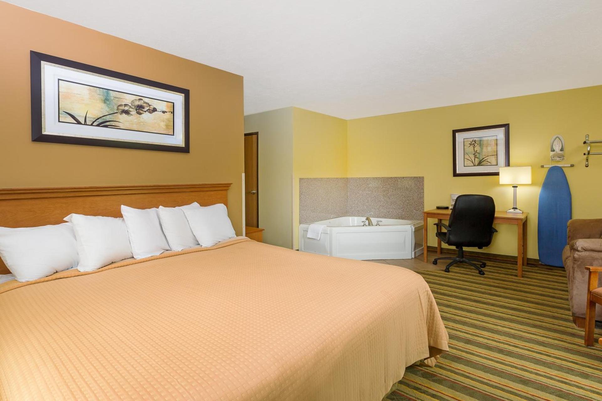 Econo Lodge Inn & Suites Yankton photo 6