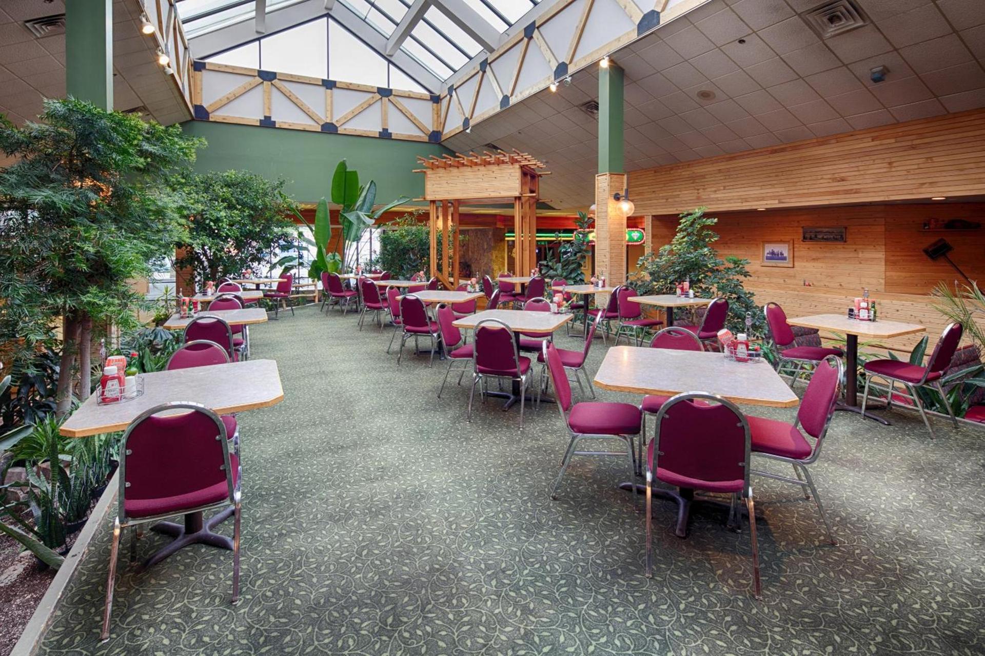 Red Lion Hotel Kalispell photo 41