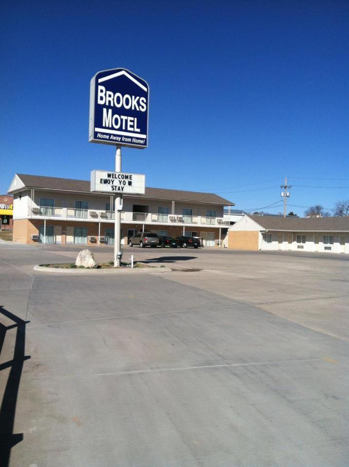Brooks Motel photo 1