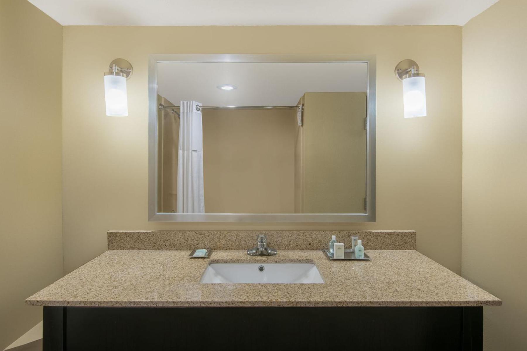 Wyndham Garden Texarkana photo 13