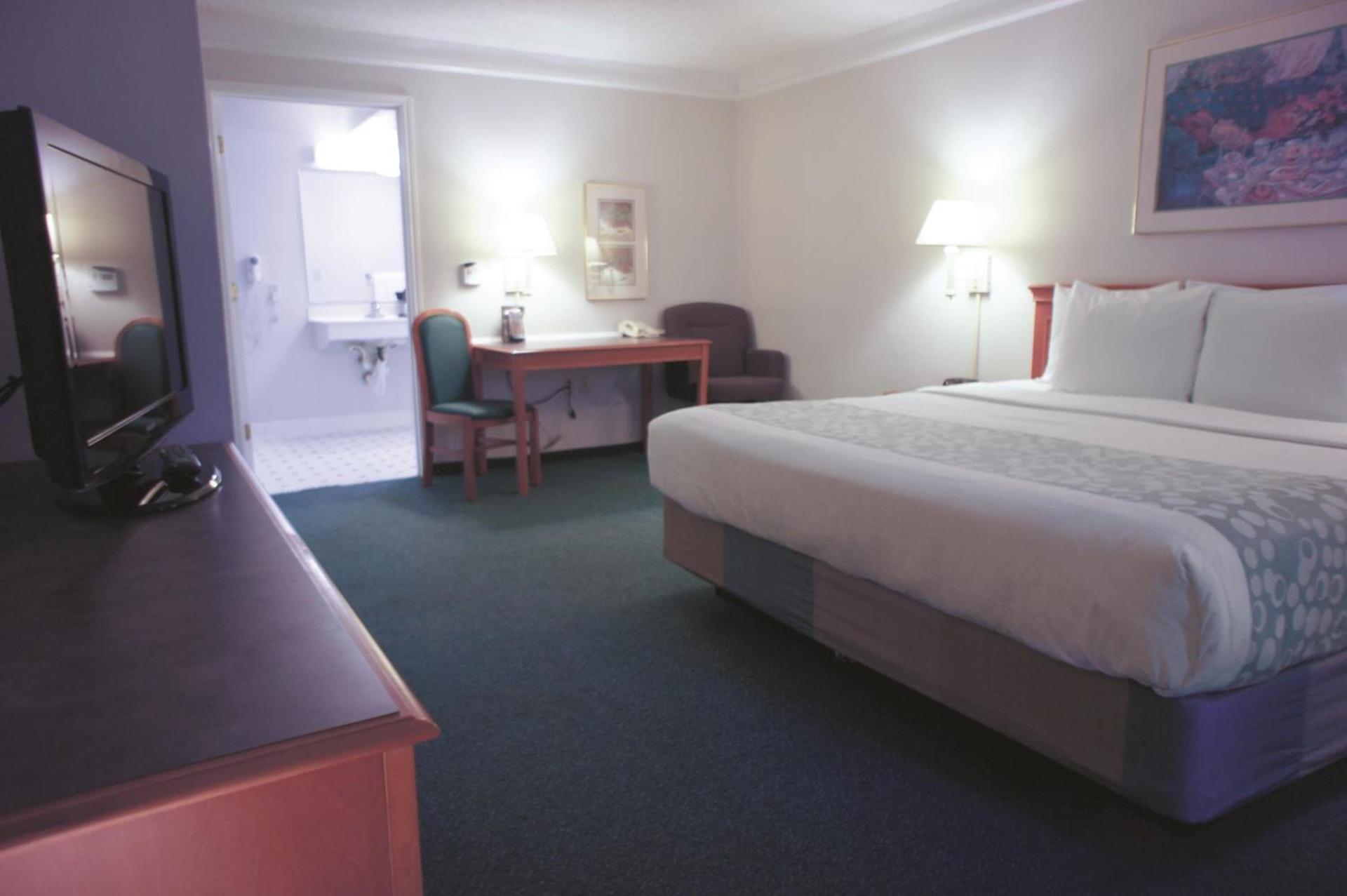 Days Inn by Wyndham Georgetown photo 3