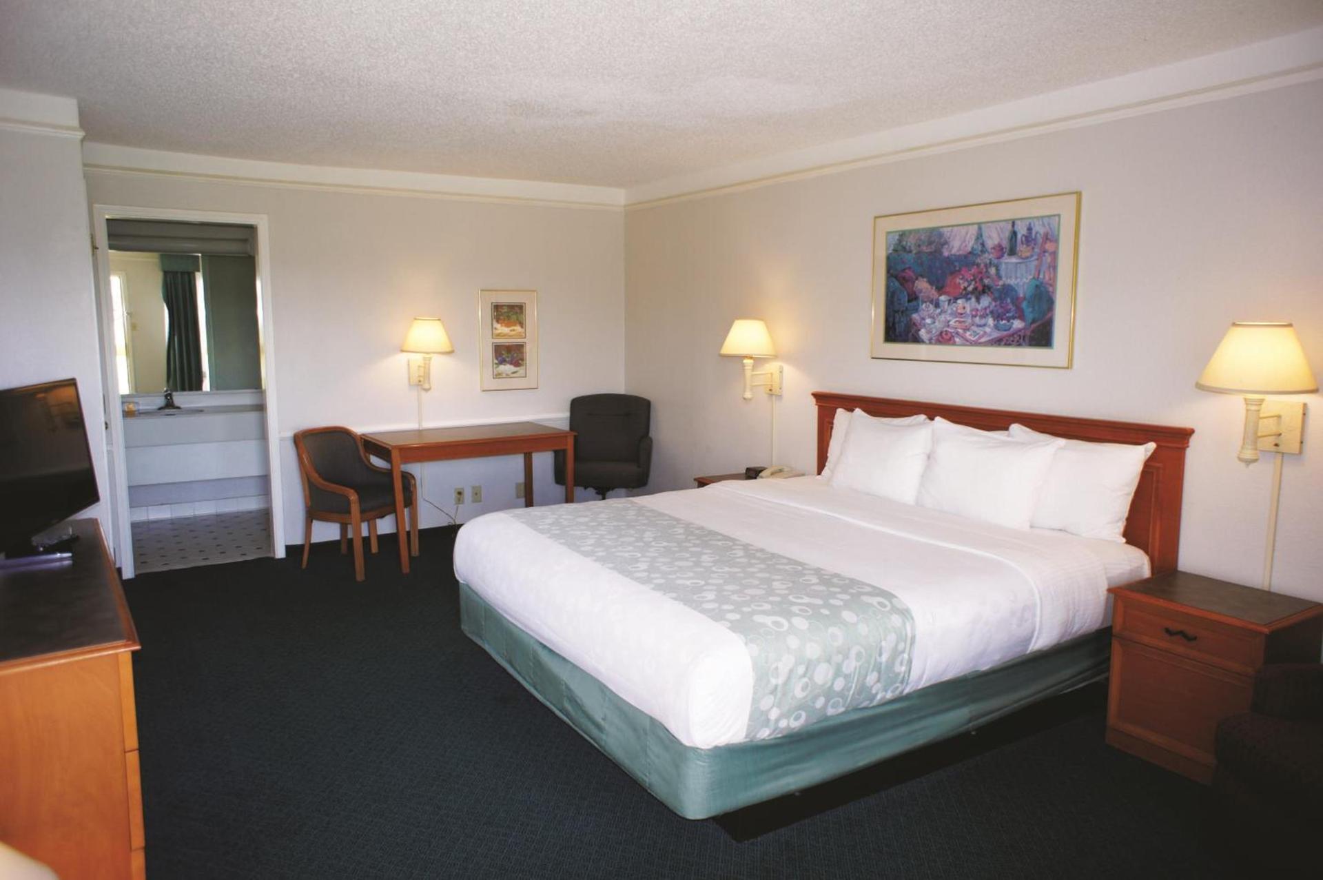Days Inn by Wyndham Georgetown photo 5