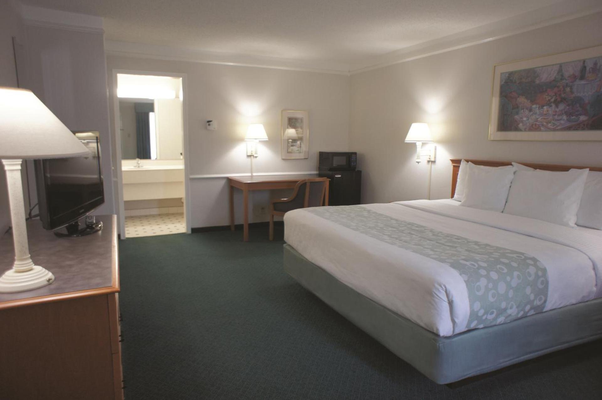 Days Inn by Wyndham Georgetown photo 6