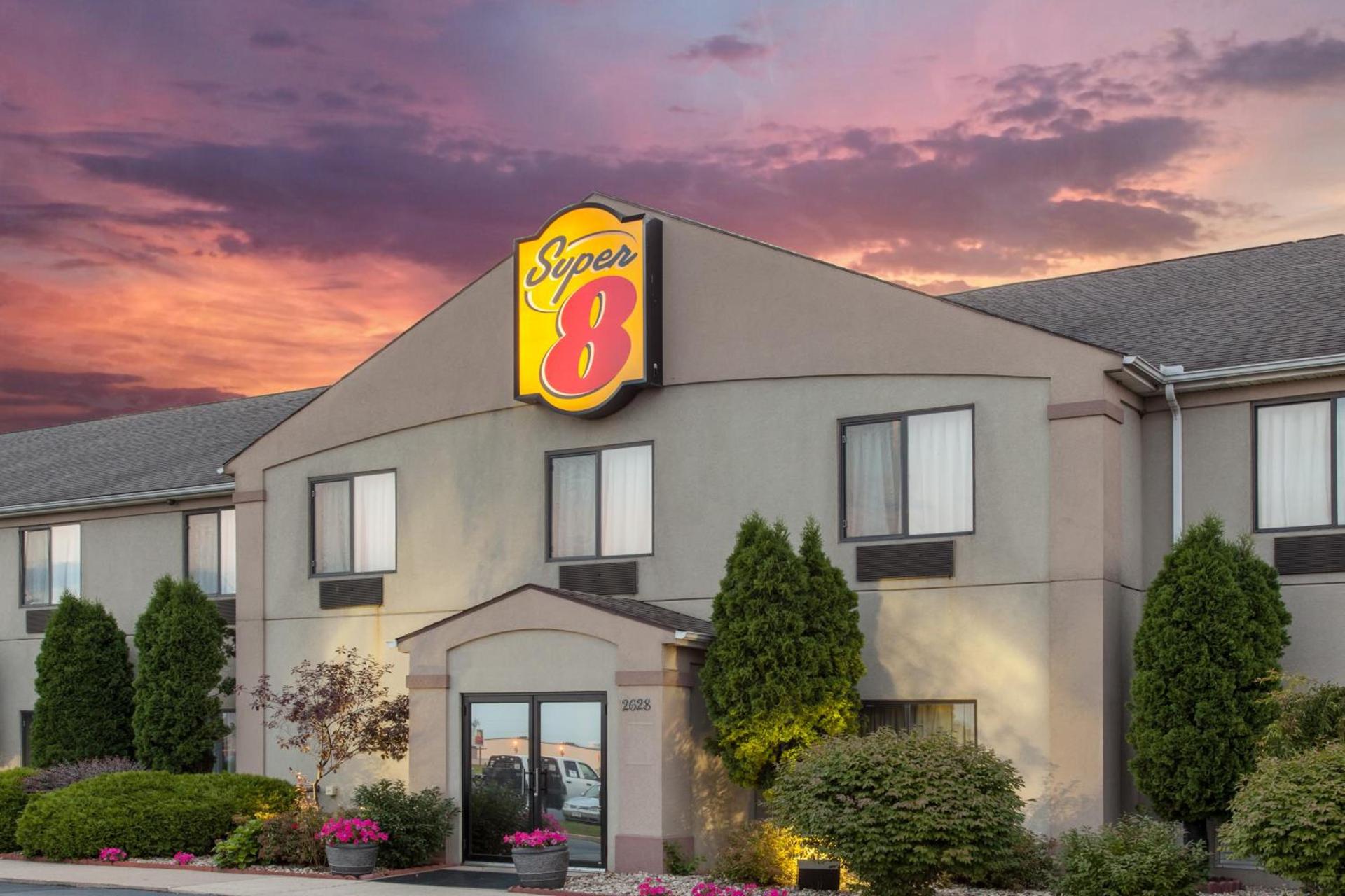 Super 8 by Wyndham Goshen photo 27