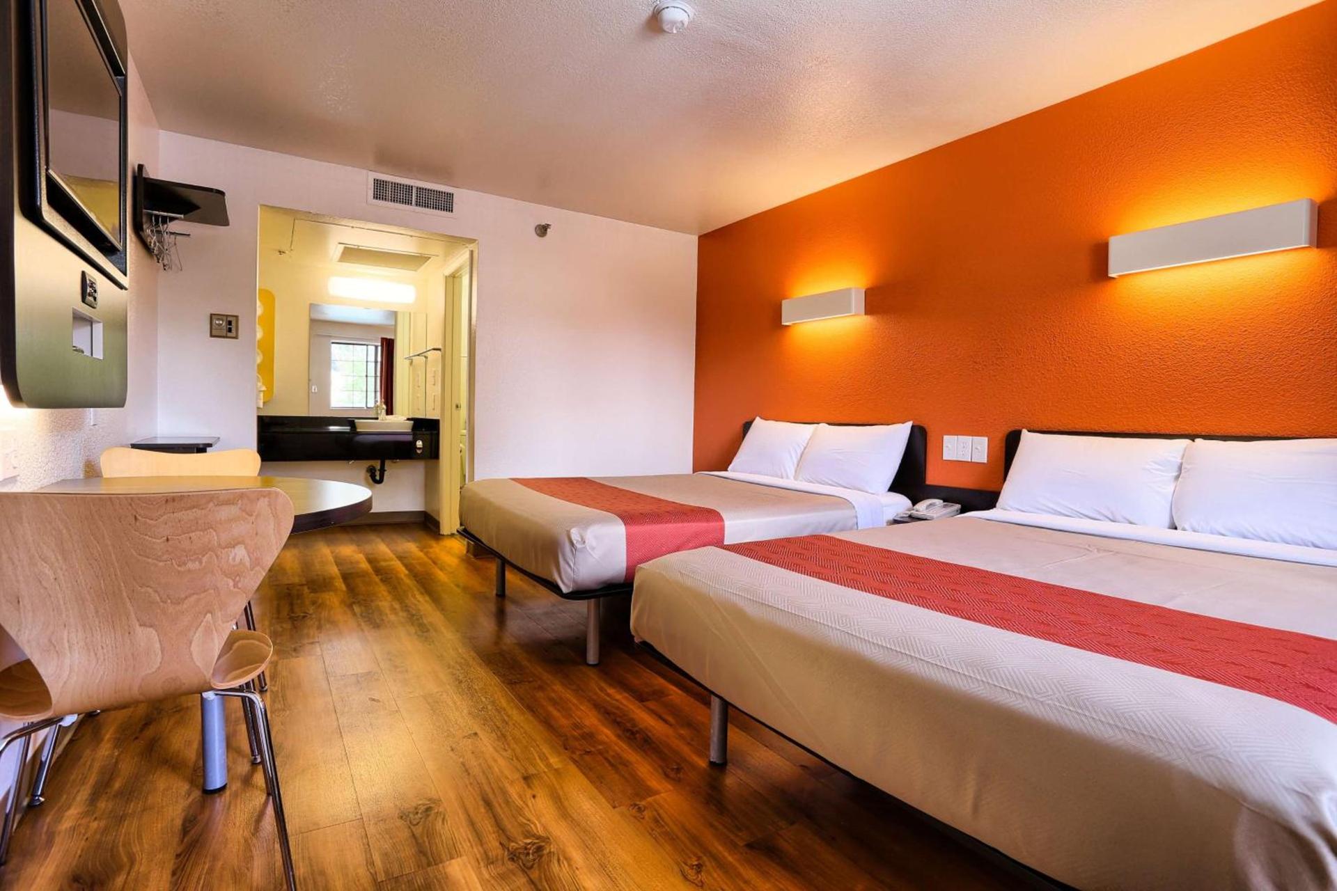 Super 8 by Wyndham Petaluma photo 17