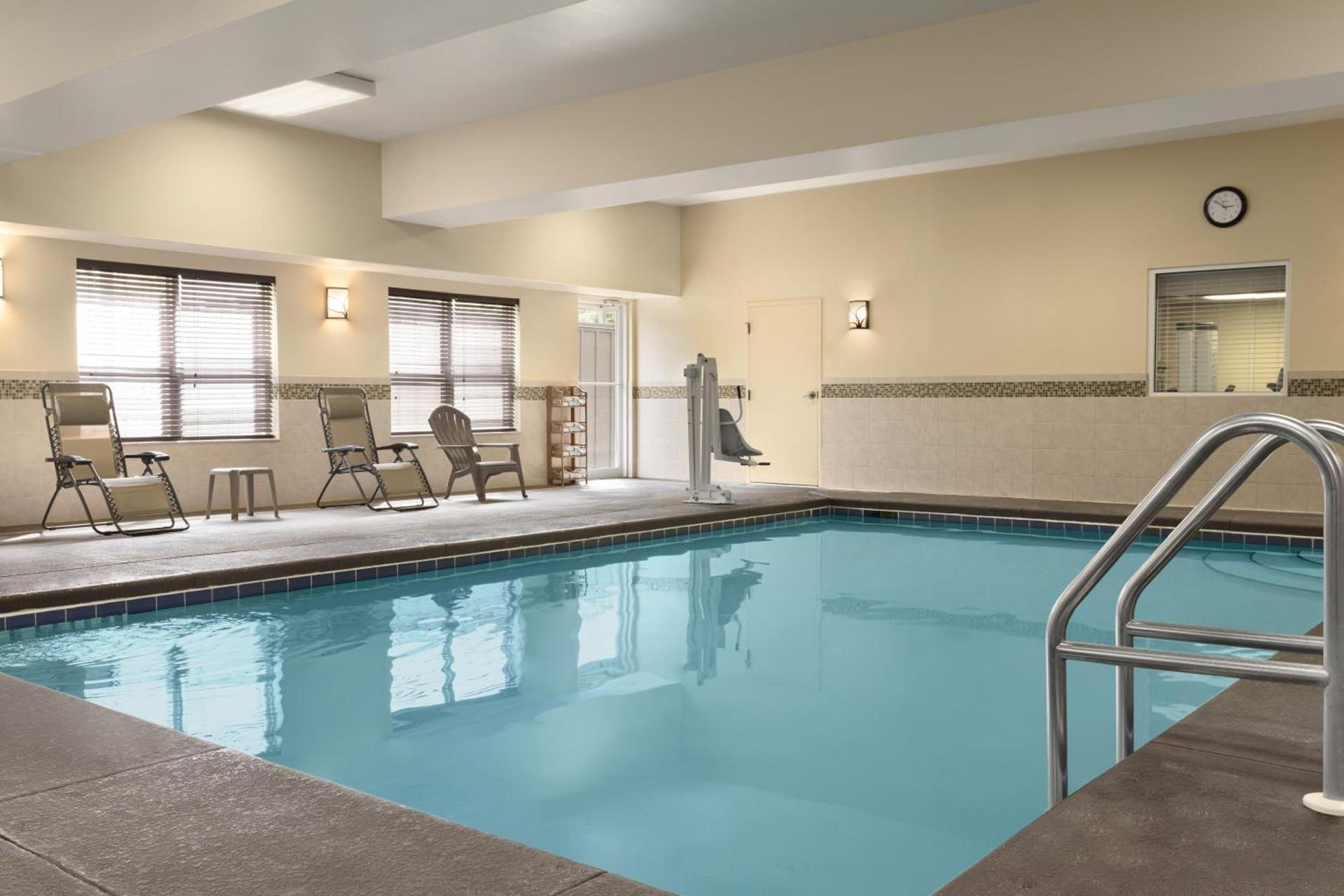 Comfort Inn & Suites Dothan Northside Plaza photo 13