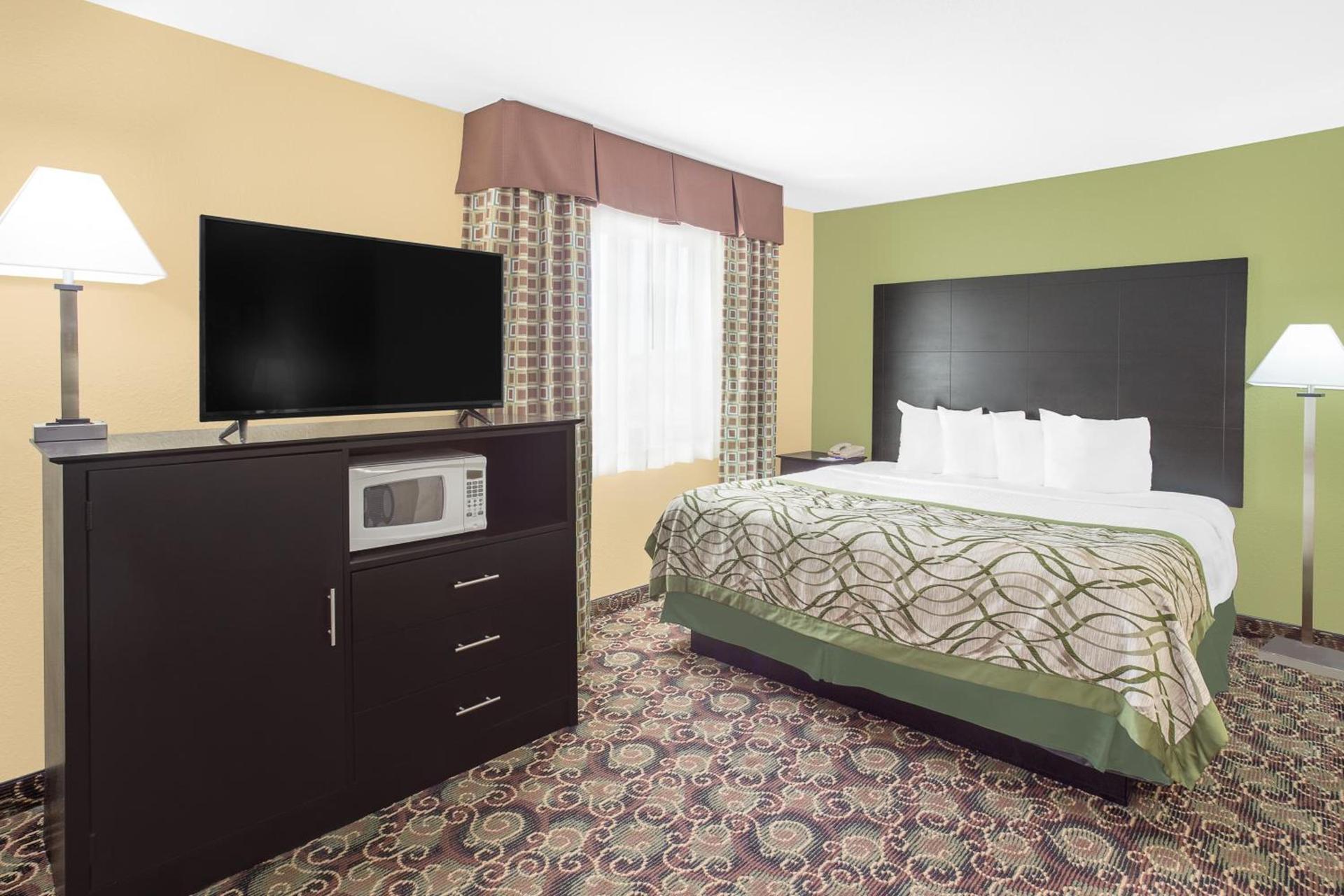 Baymont by Wyndham Holland photo 27