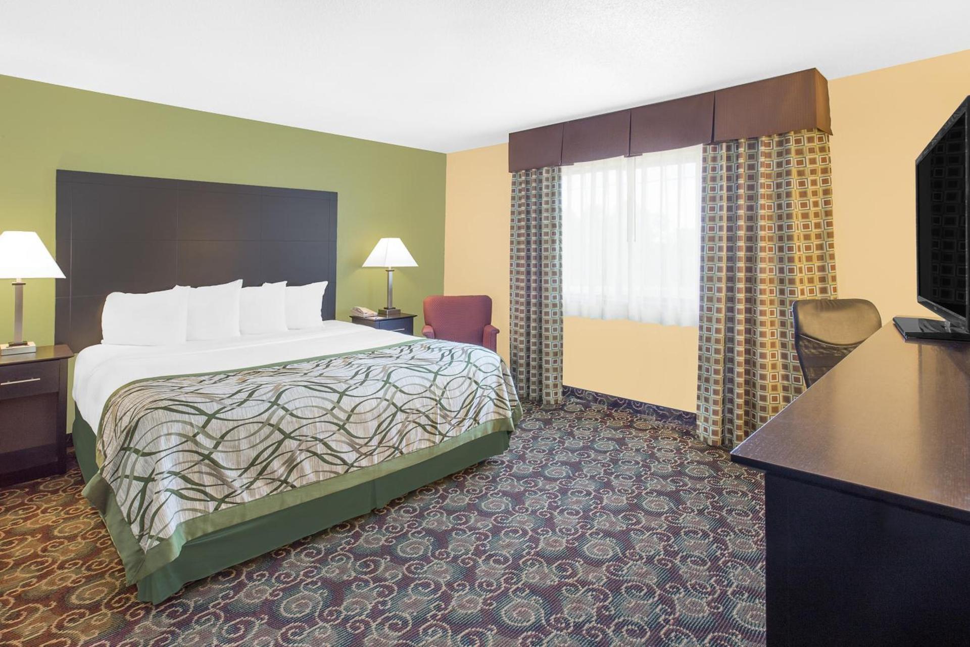 Baymont by Wyndham Holland photo 20