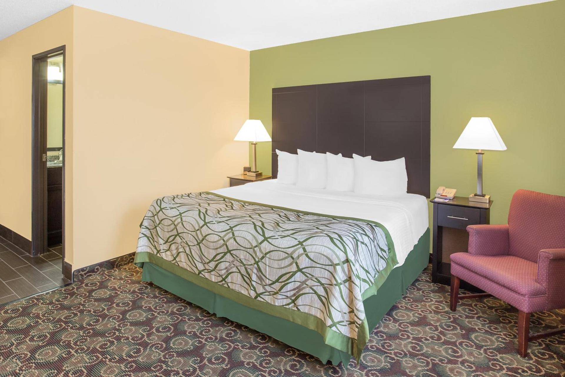 Baymont by Wyndham Holland photo 21