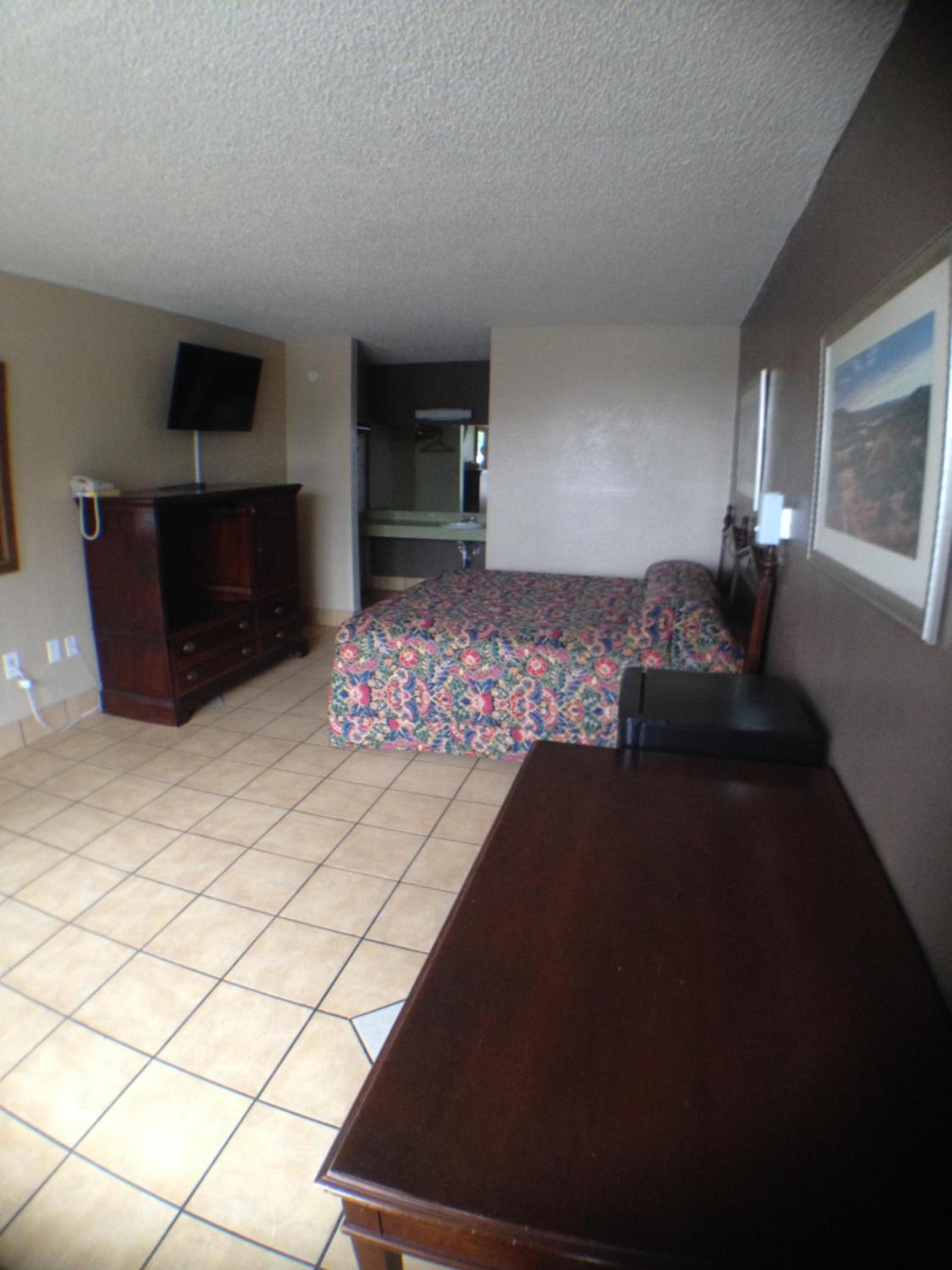 Budget Inn Motel photo 40