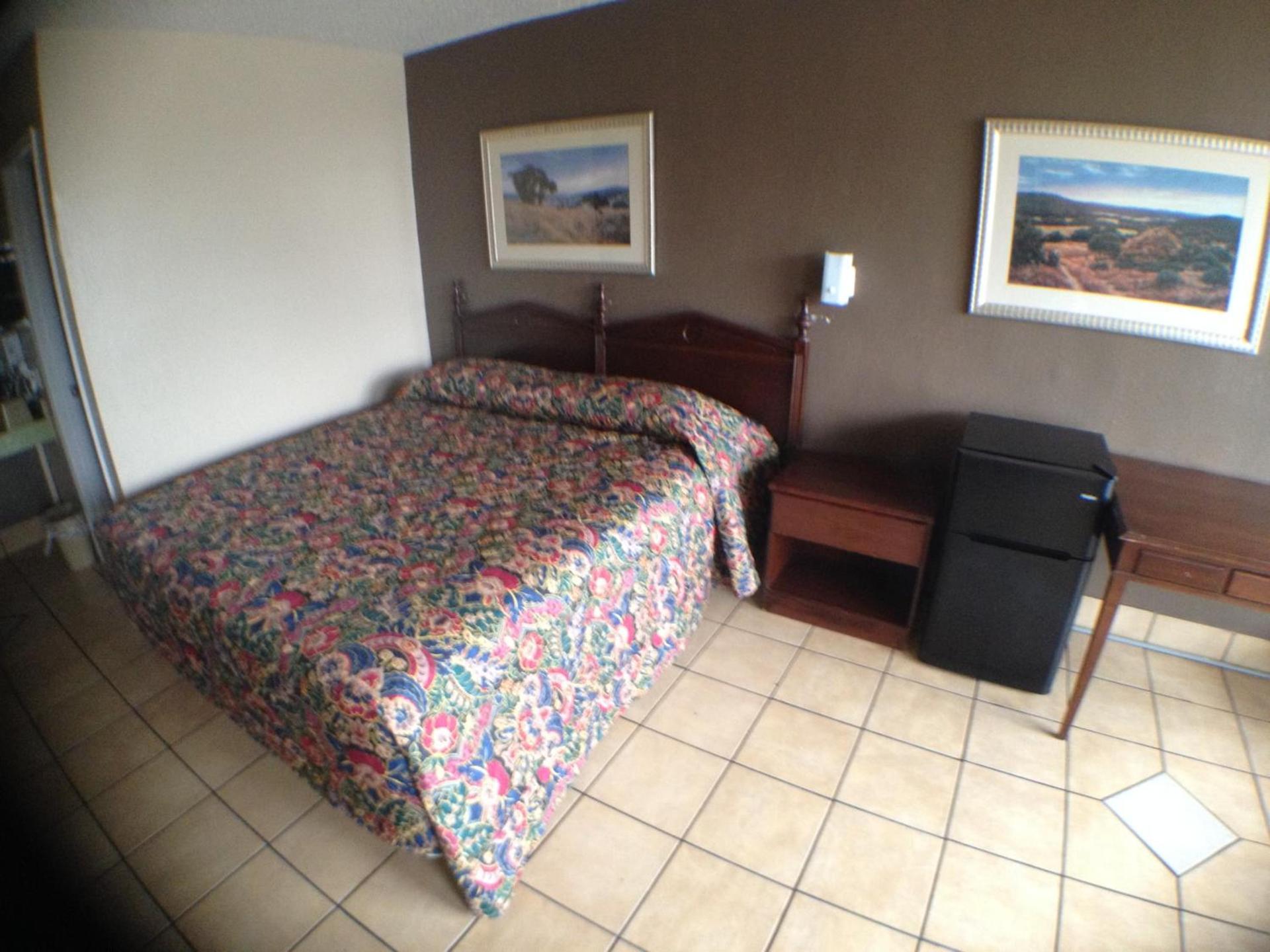 Budget Inn Motel photo 39