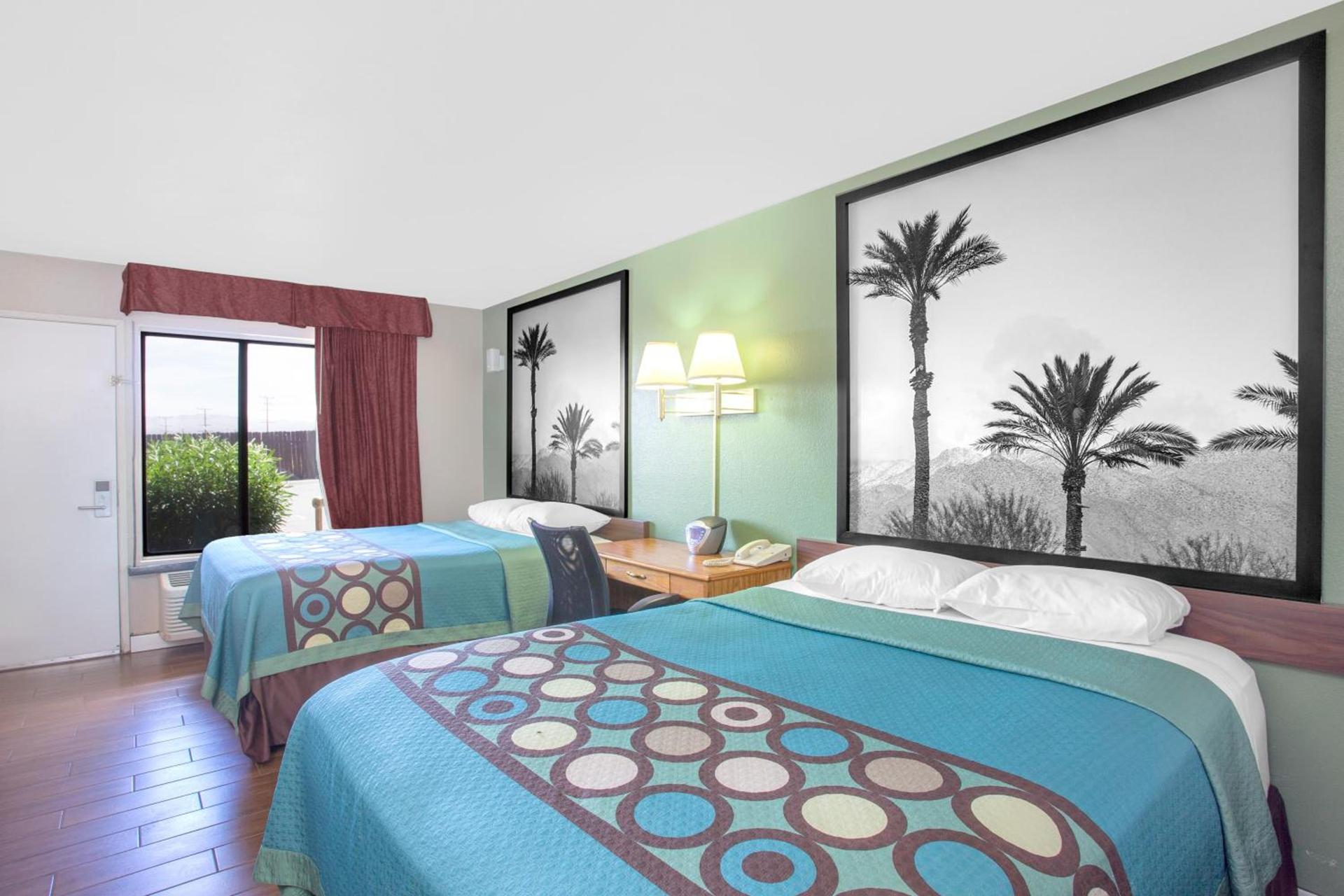Super 8 by Wyndham Barstow photo 25