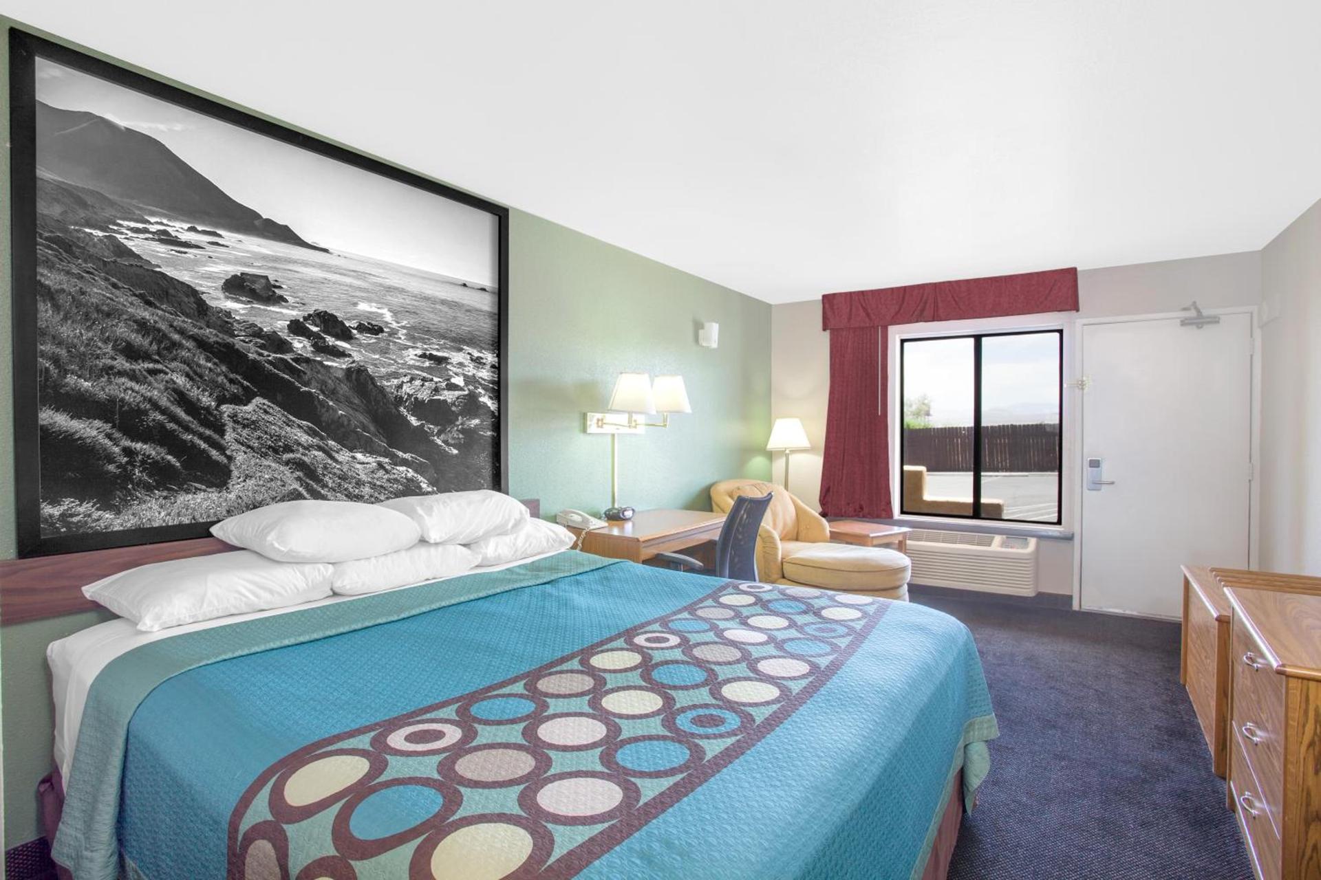 Super 8 by Wyndham Barstow photo 27