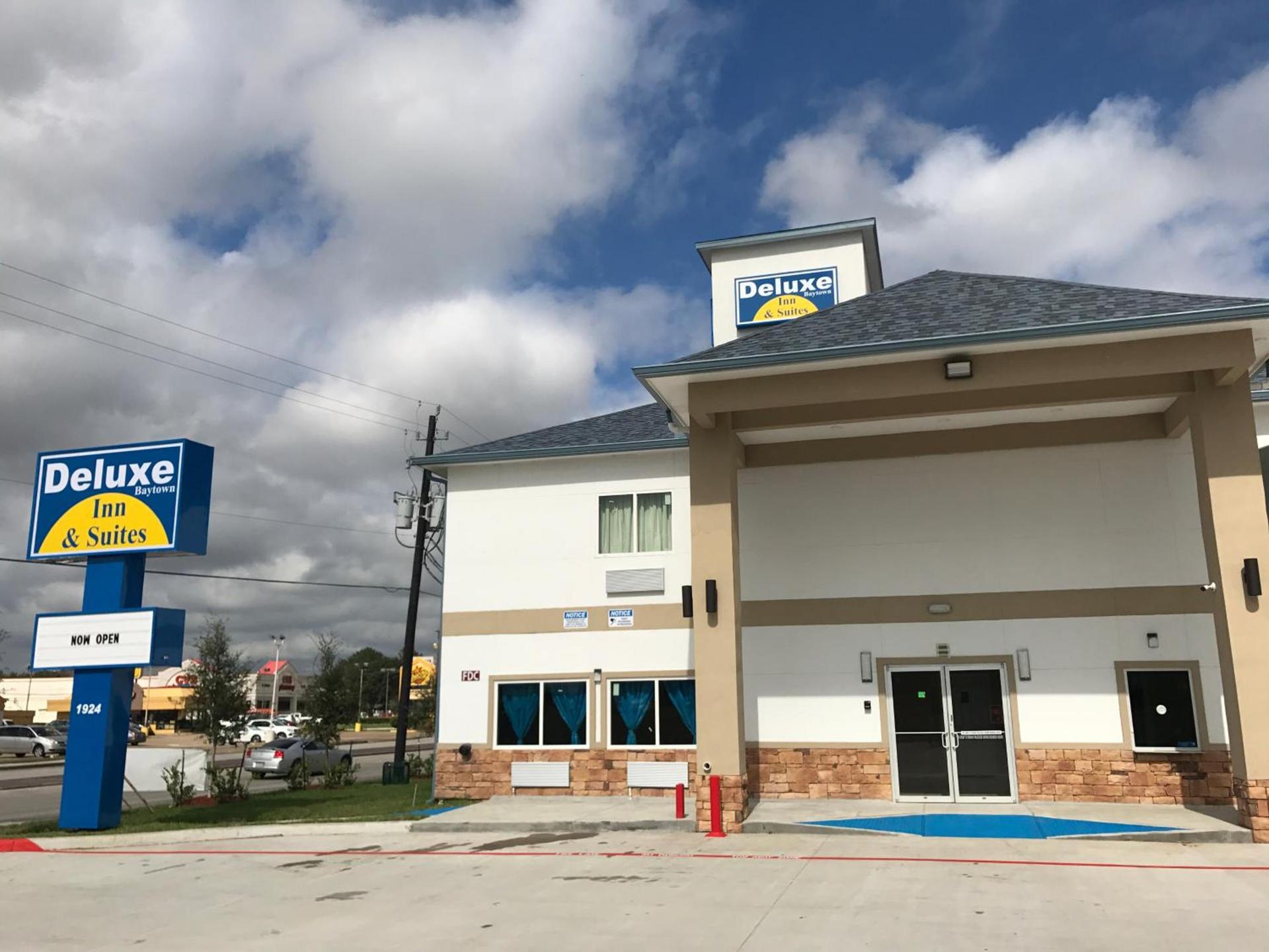 Deluxe Inn & Suites - Baytown photo 24