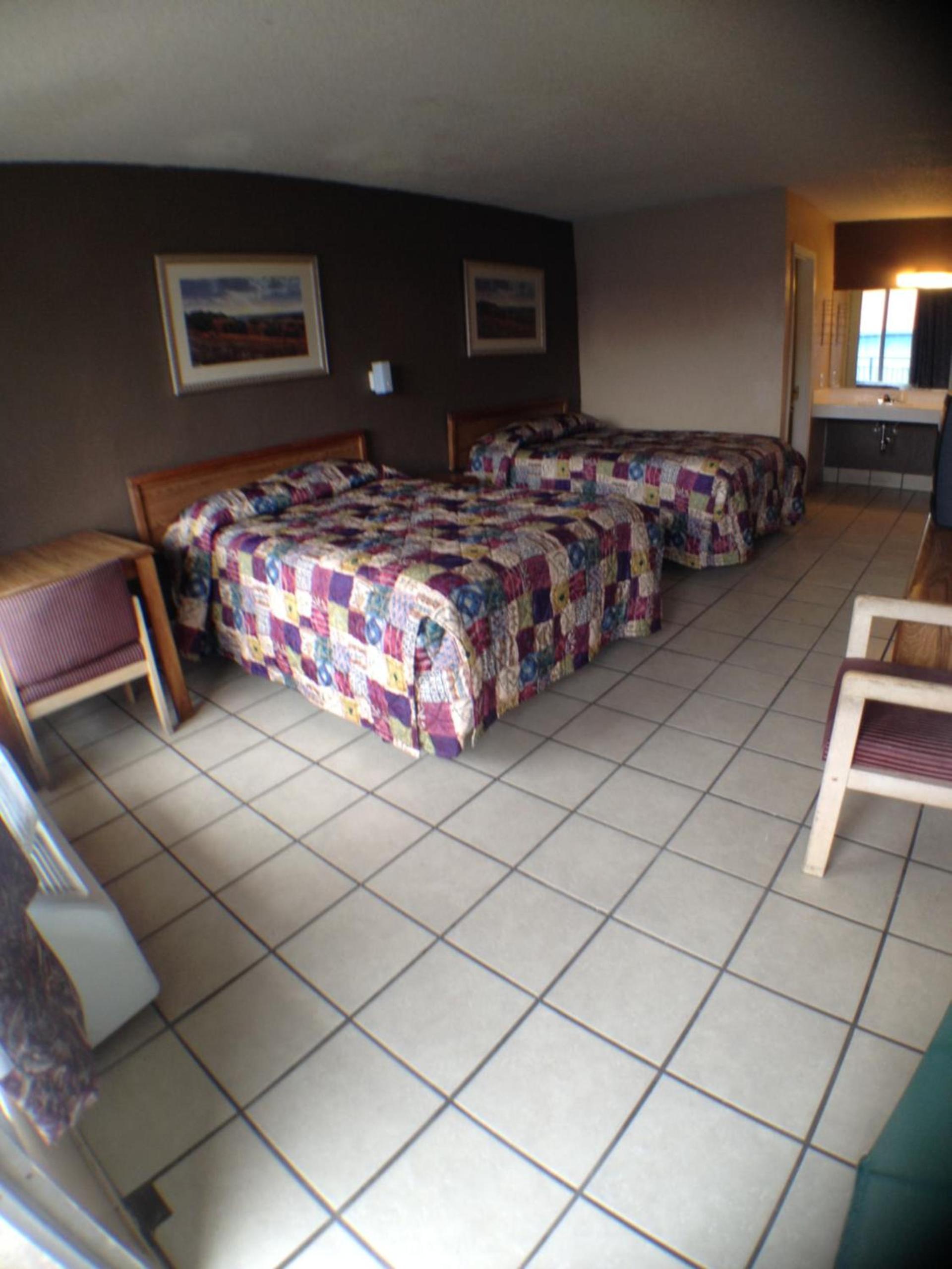 Budget Inn Motel photo 35