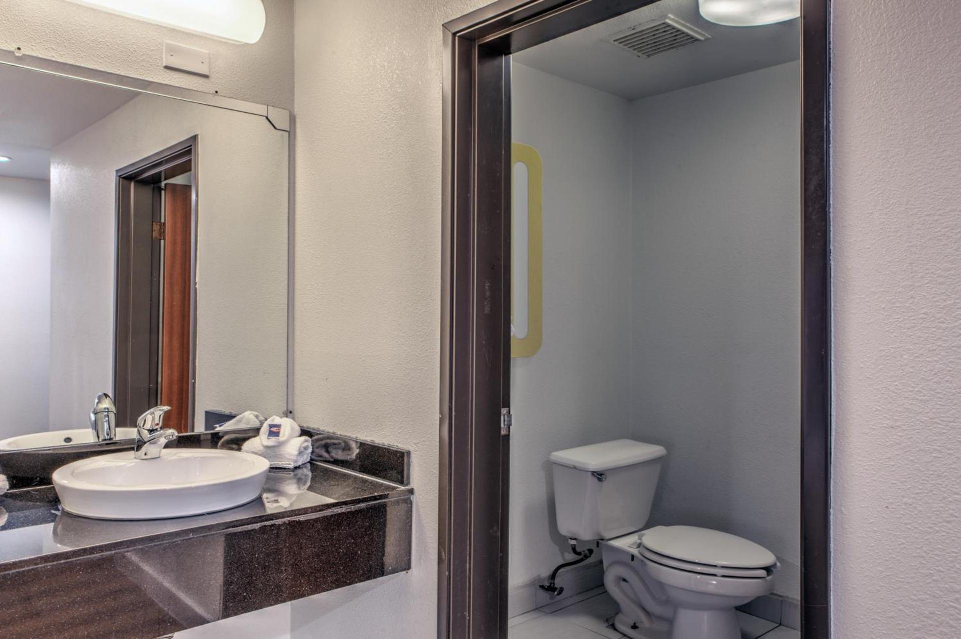 Motel 6-Dallas, TX - Northwest photo 48