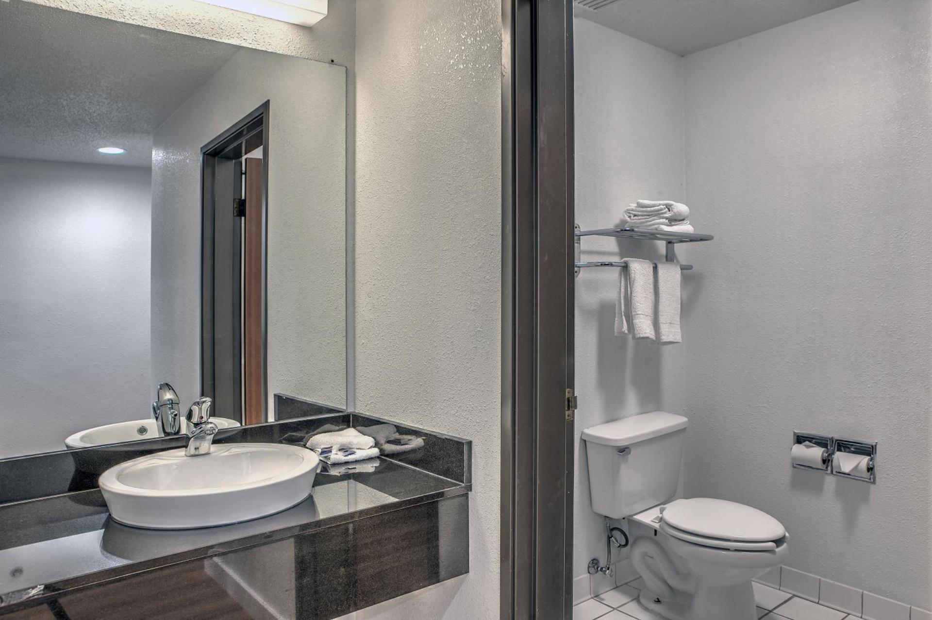 Motel 6-Dallas, TX - Northwest photo 51