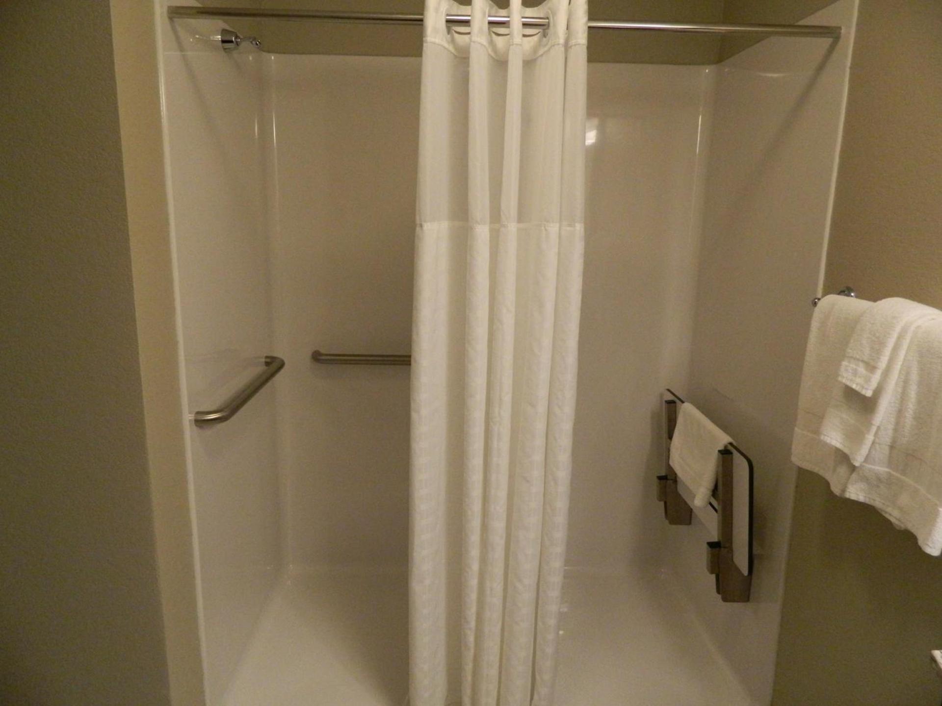 Brookstone Lodge & Suites photo 17