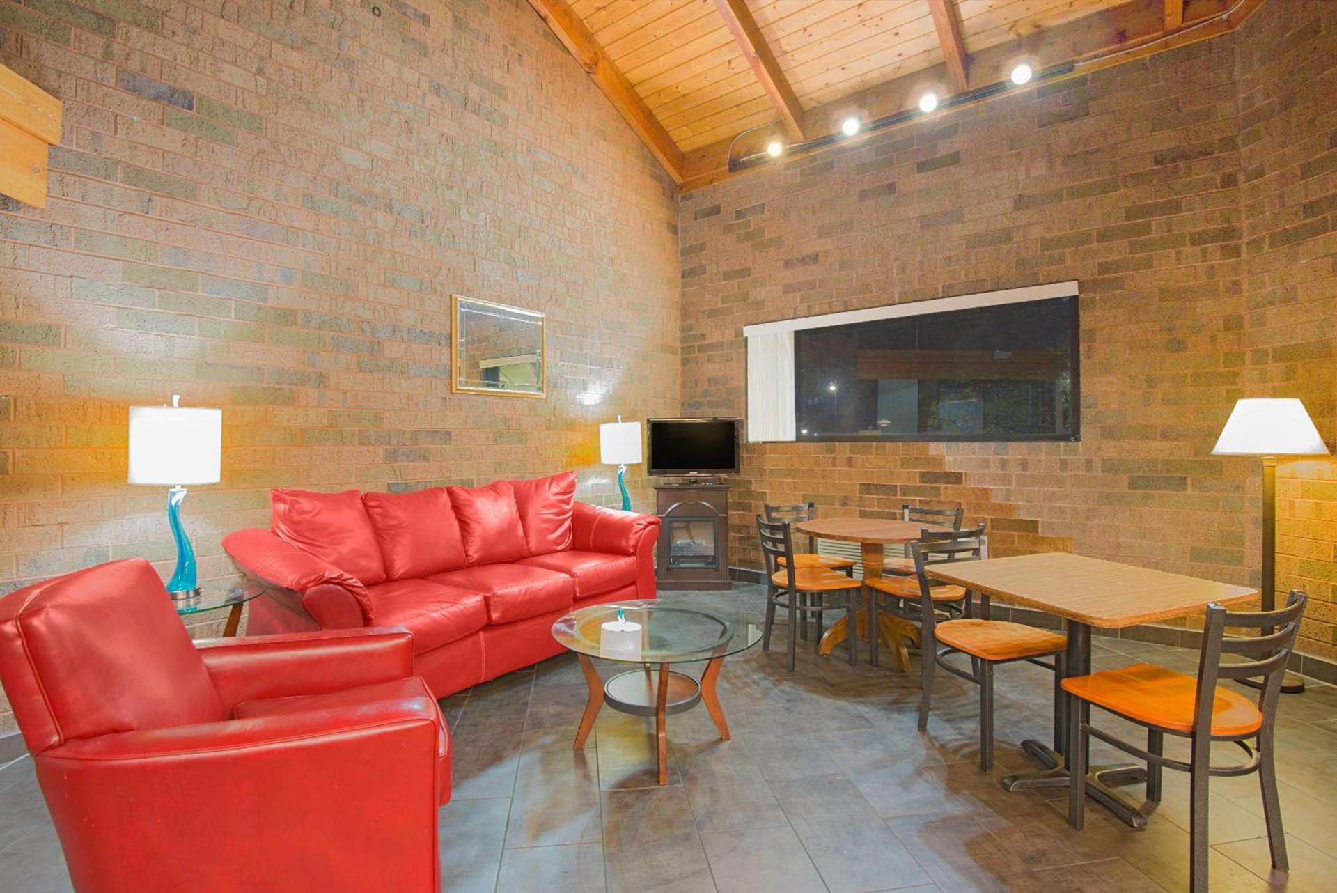 Skylight Inn Willoughby - Cleveland Mentor photo 8