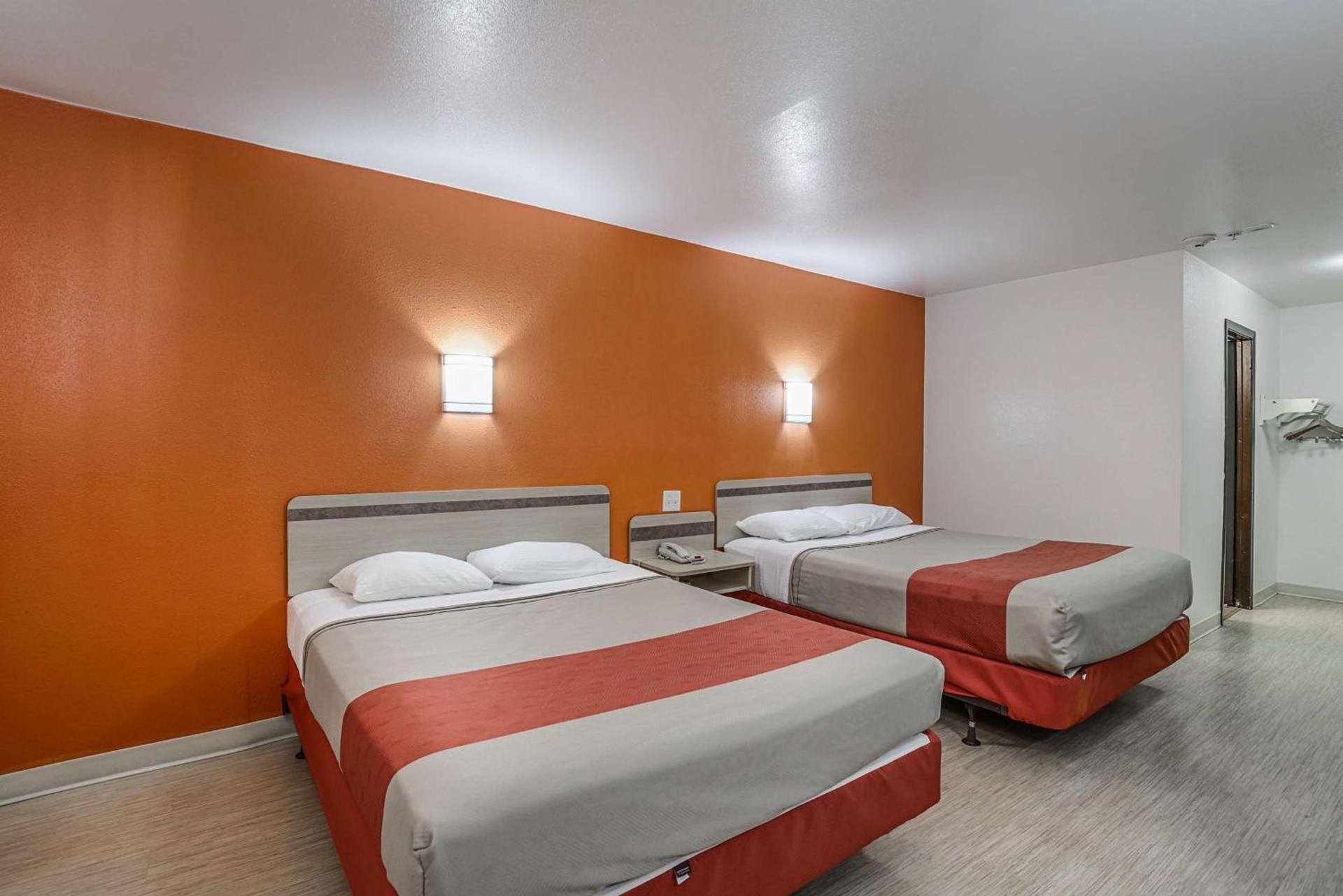 Motel 6-Pasadena, TX photo 32