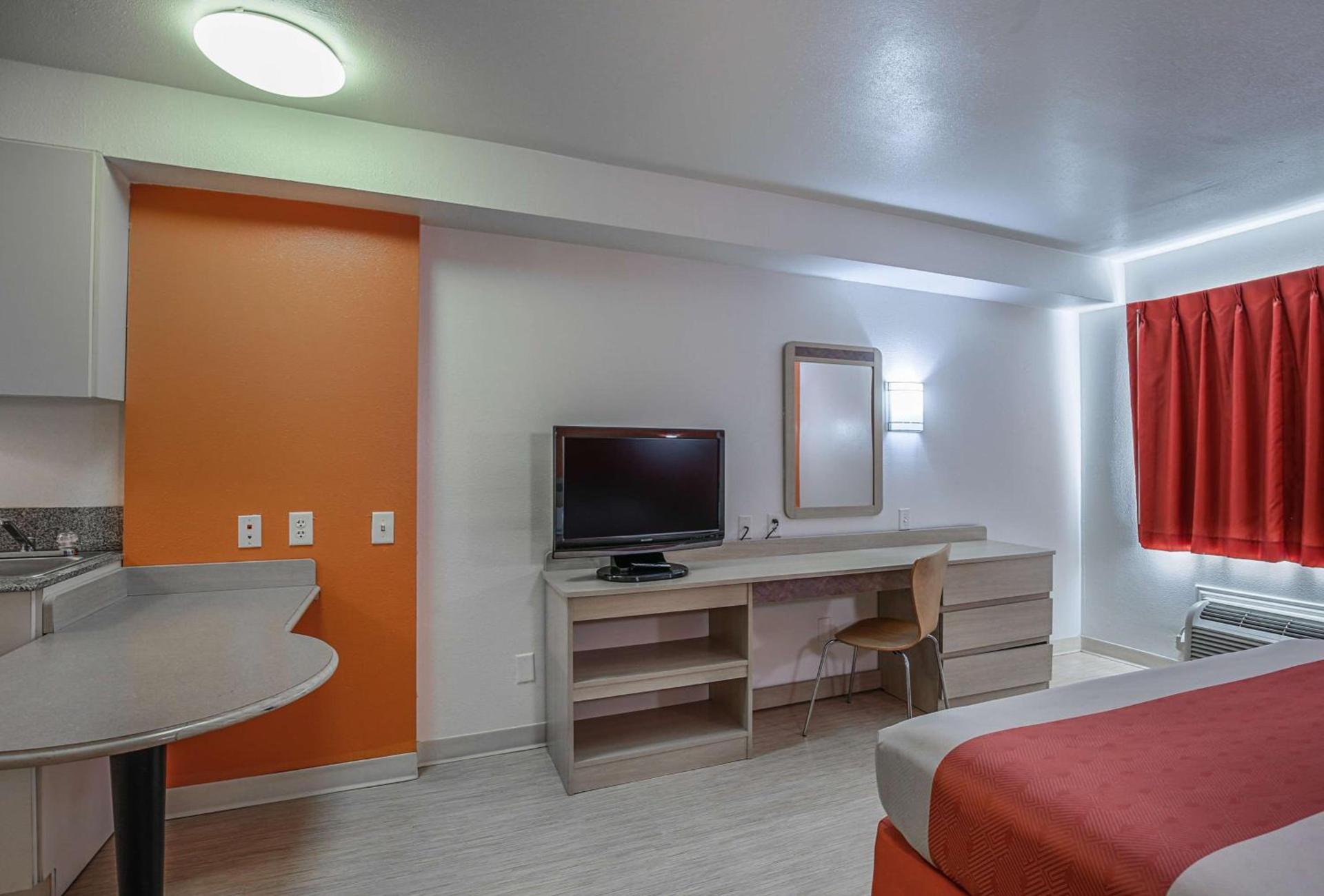 Motel 6-Pasadena, TX photo 28