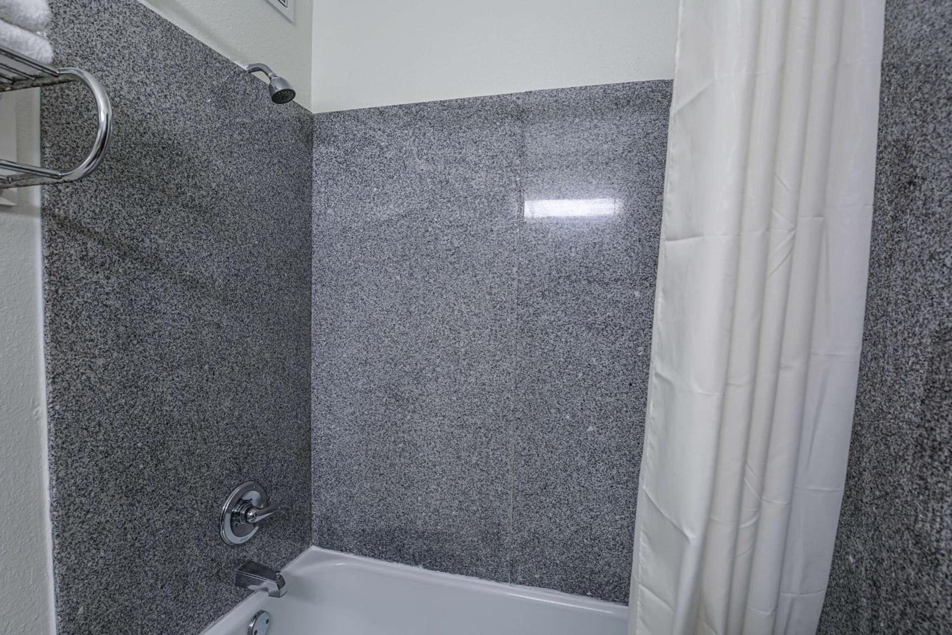 Motel 6-Pasadena, TX photo 18