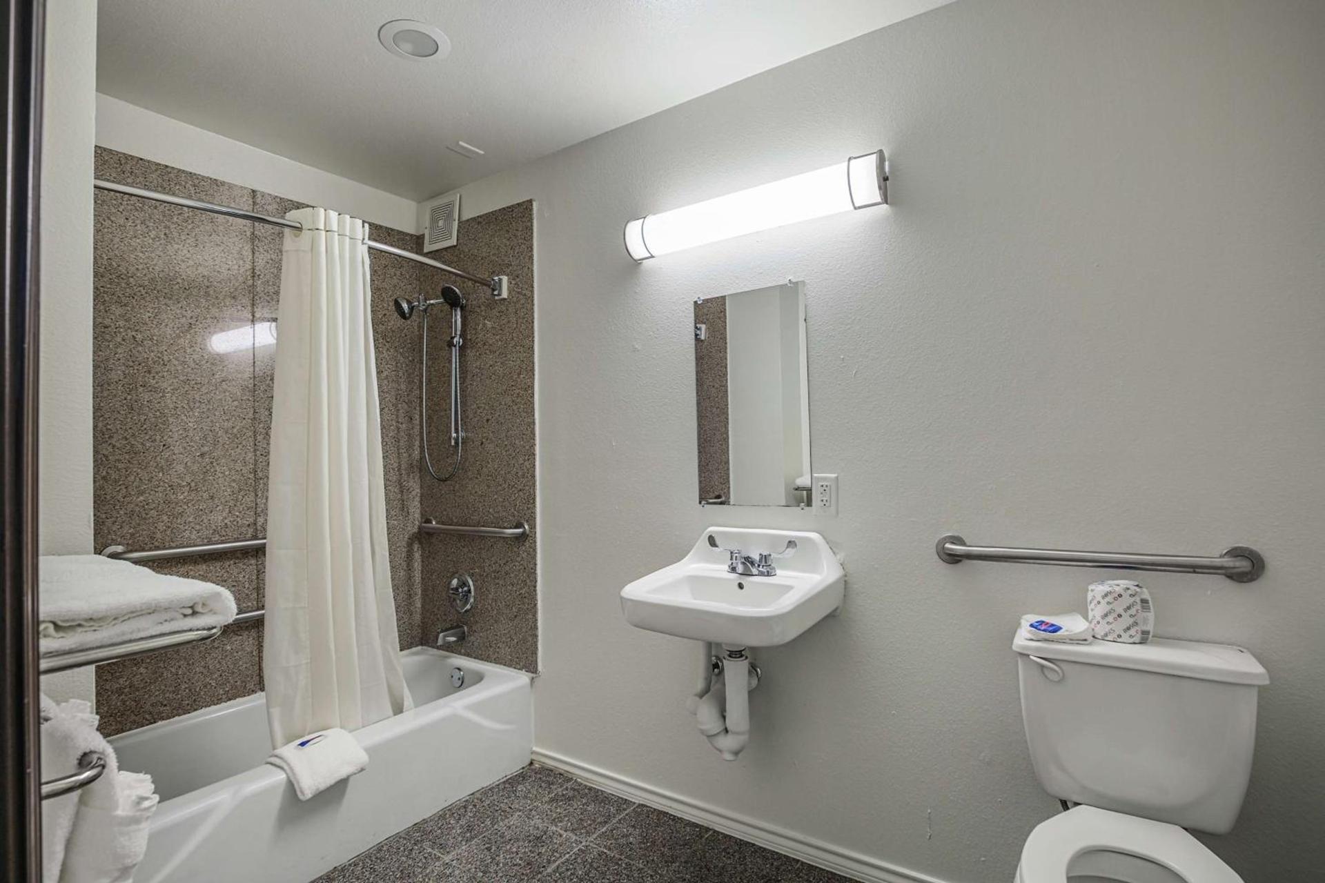 Motel 6-Pasadena, TX photo 16