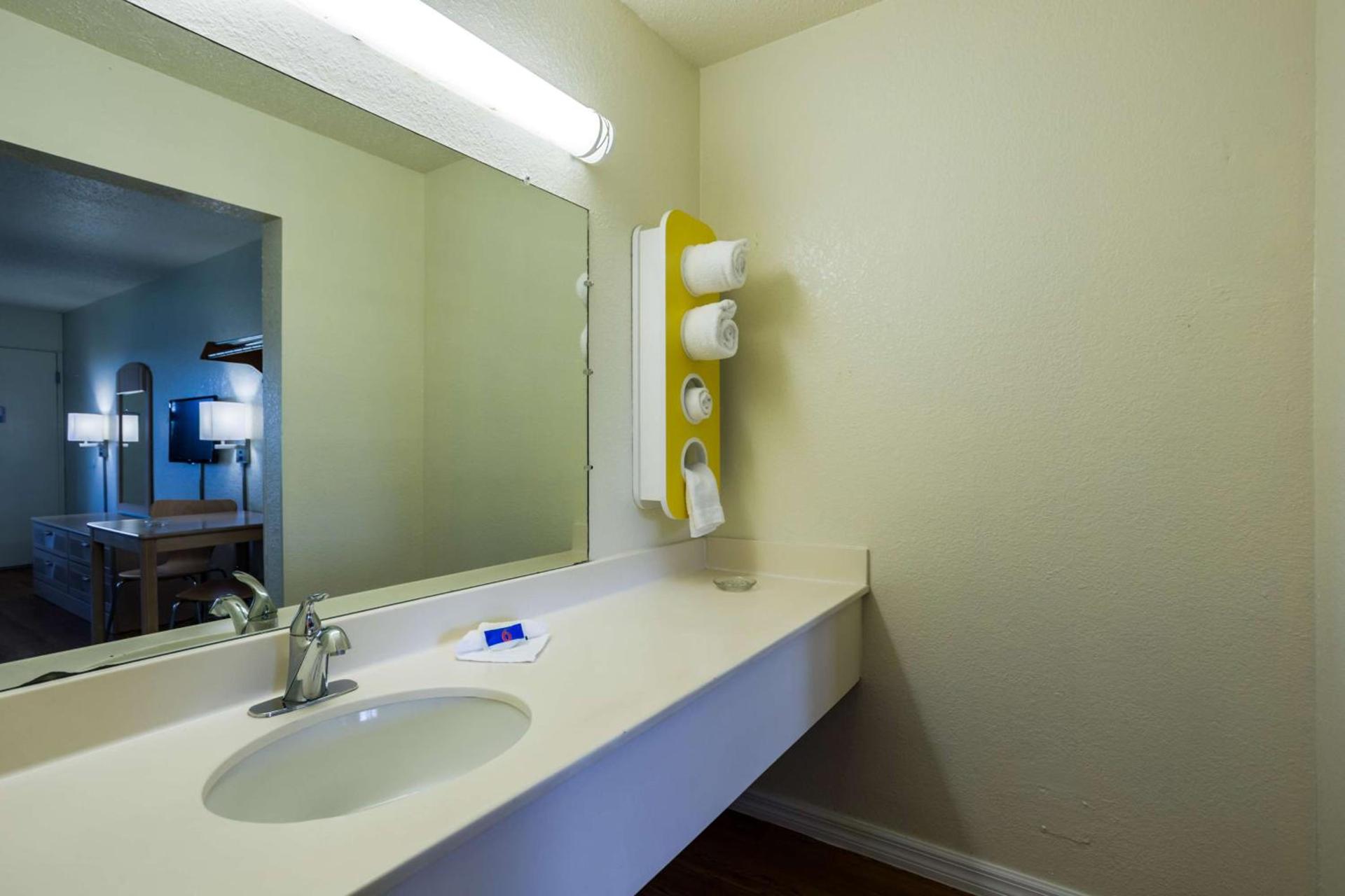 Motel 6-Spring Hill, FL - Weeki Wachee photo 61