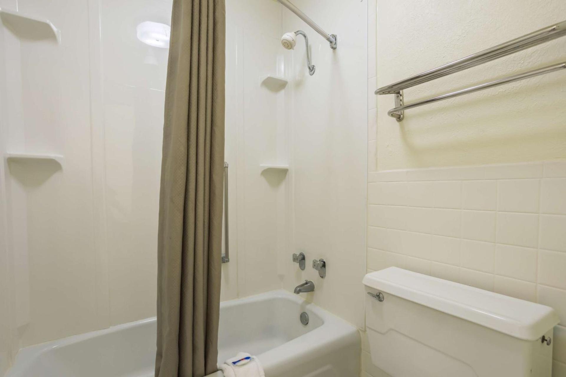 Motel 6-Spring Hill, FL - Weeki Wachee photo 60
