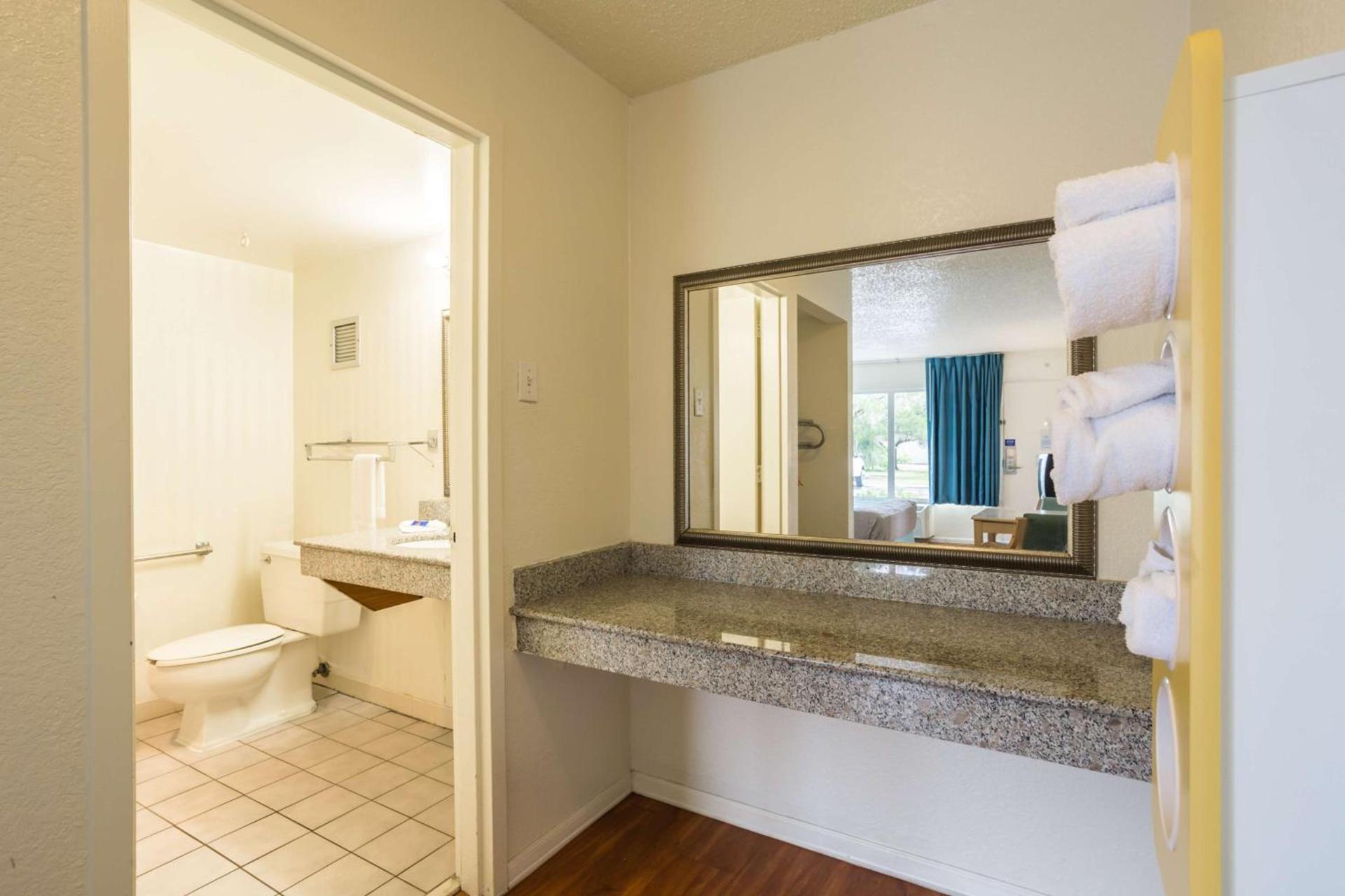 Motel 6-Spring Hill, FL - Weeki Wachee photo 59