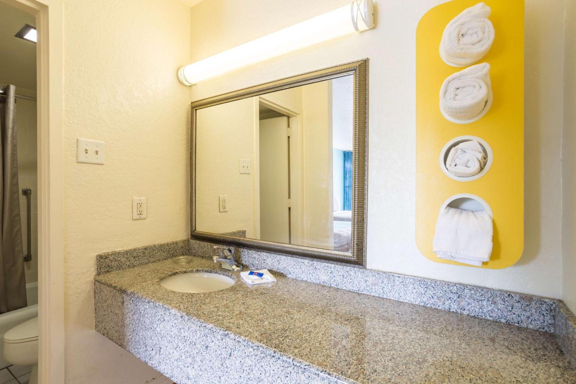 Motel 6-Spring Hill, FL - Weeki Wachee photo 57
