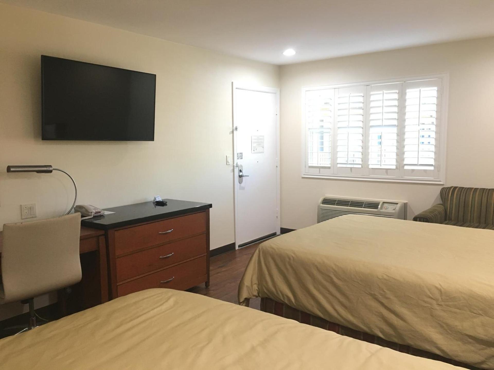 Simply Home Inn & Suites - Riverside photo 20