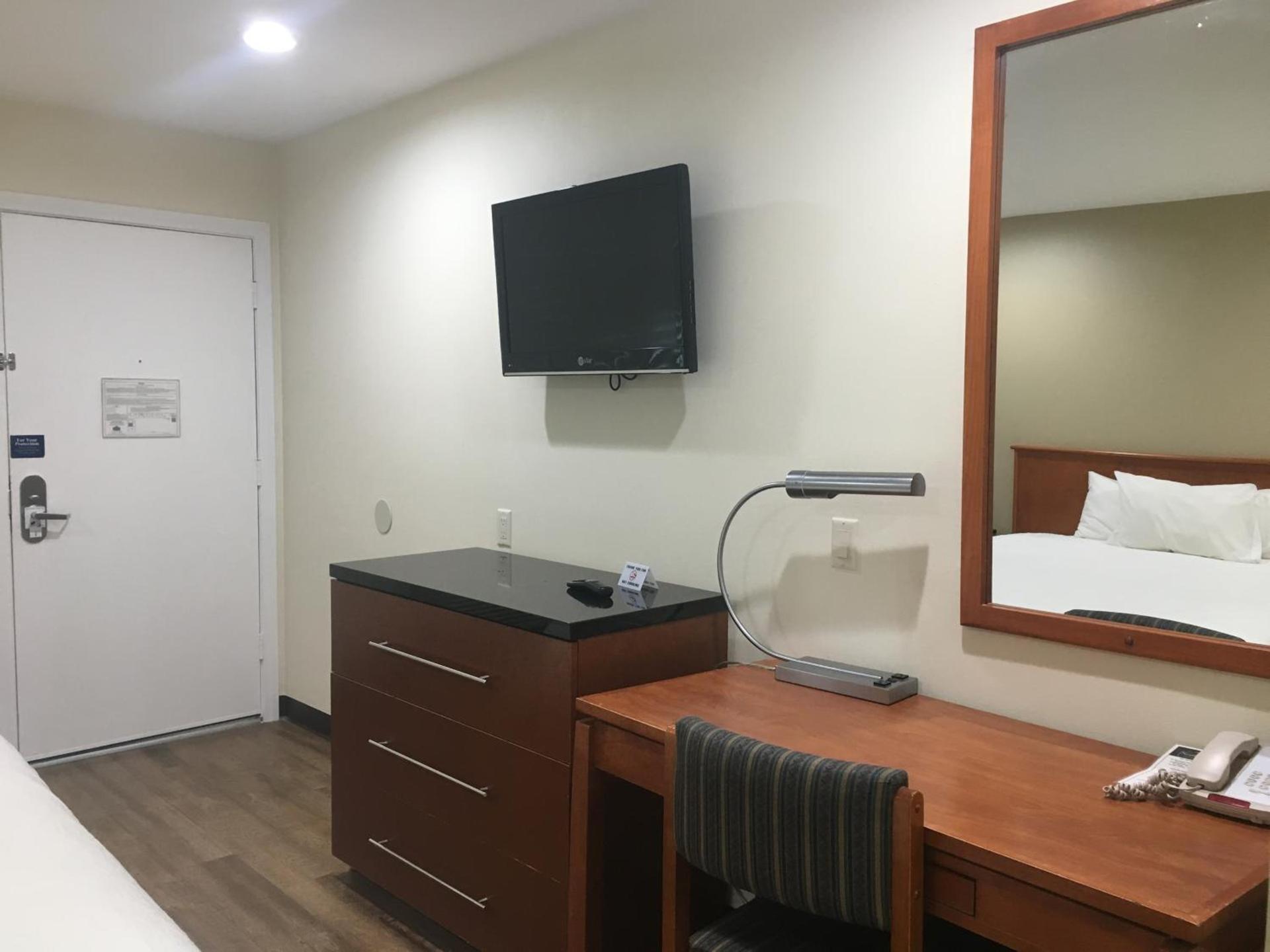 Simply Home Inn & Suites - Riverside photo 17