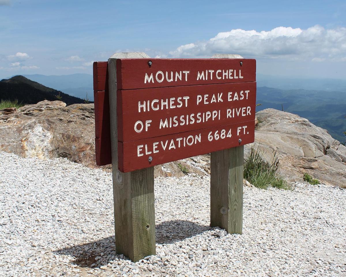 Mt Mitchell Cabin Rentals photo 15