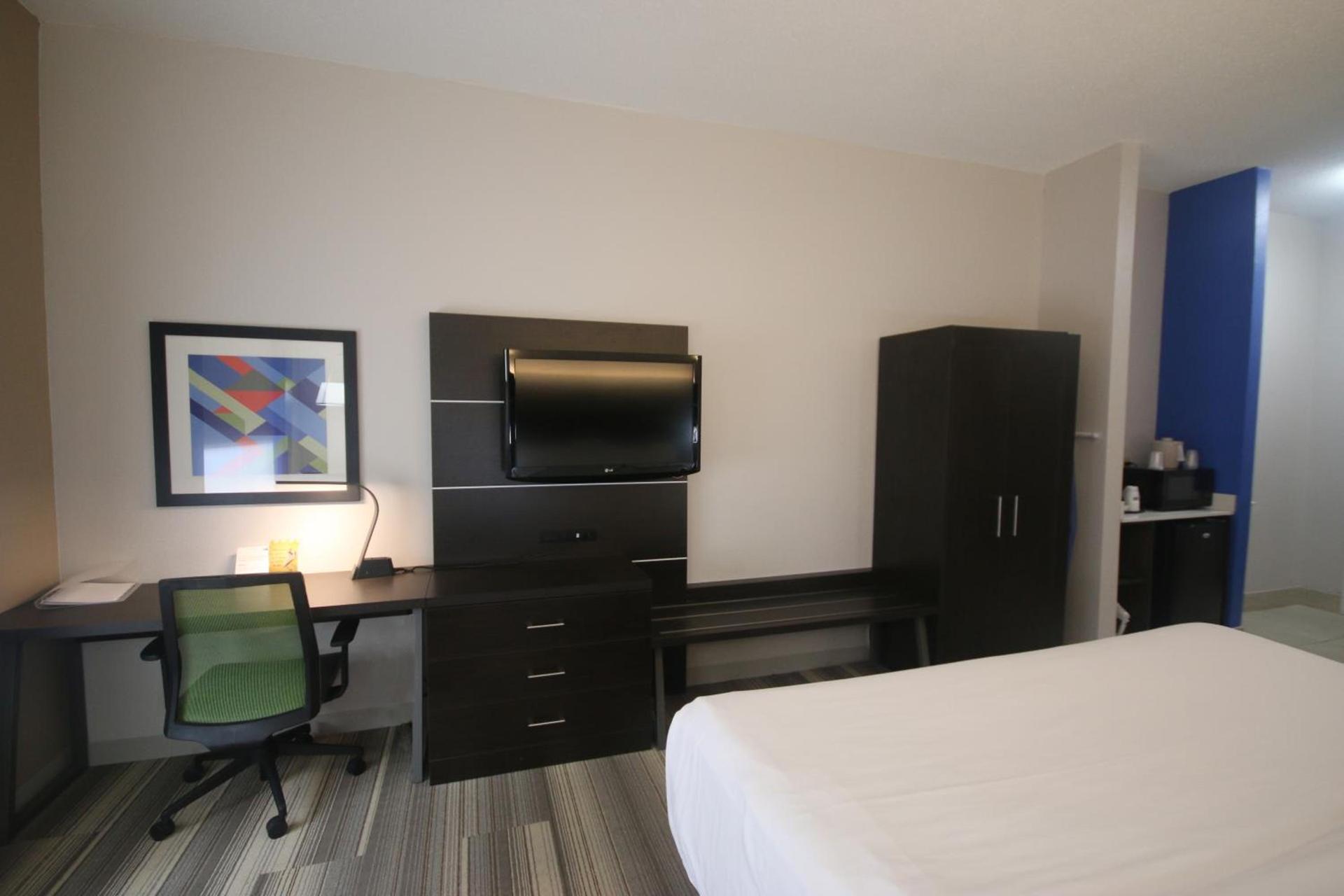 Holiday Inn Express Hillsville by IHG photo 7